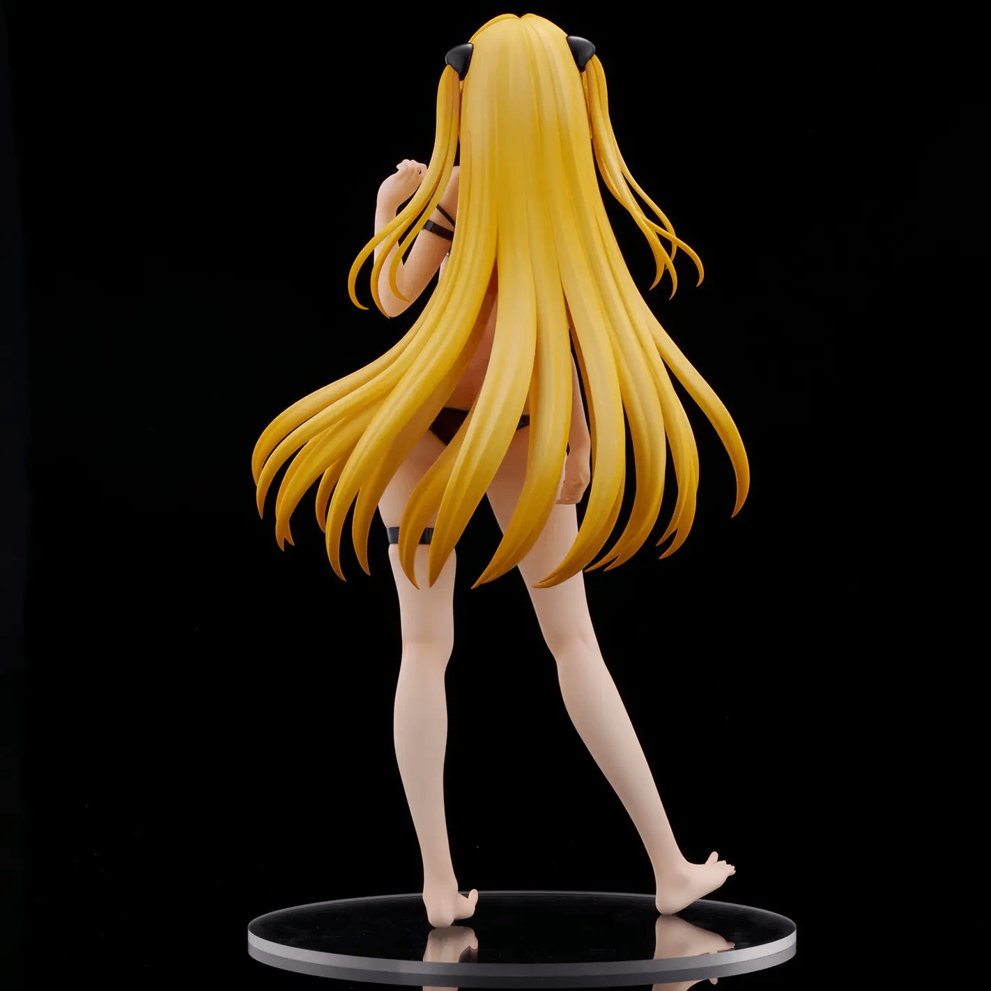 To LOVE-Ru Darkness Swimsuit Series “Golden Darkness” 1/4 Scale Figure