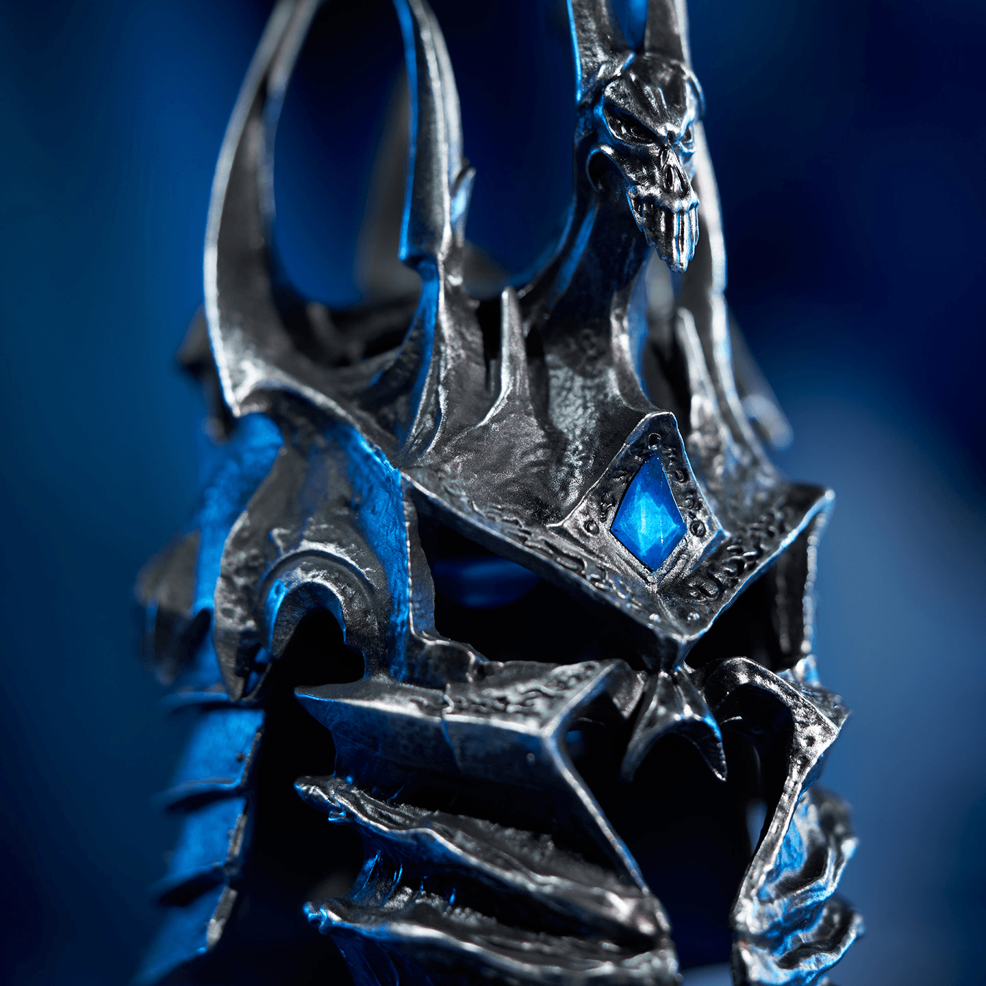 World of Warcraft® Helm of Domination Collector’s Edition Replica