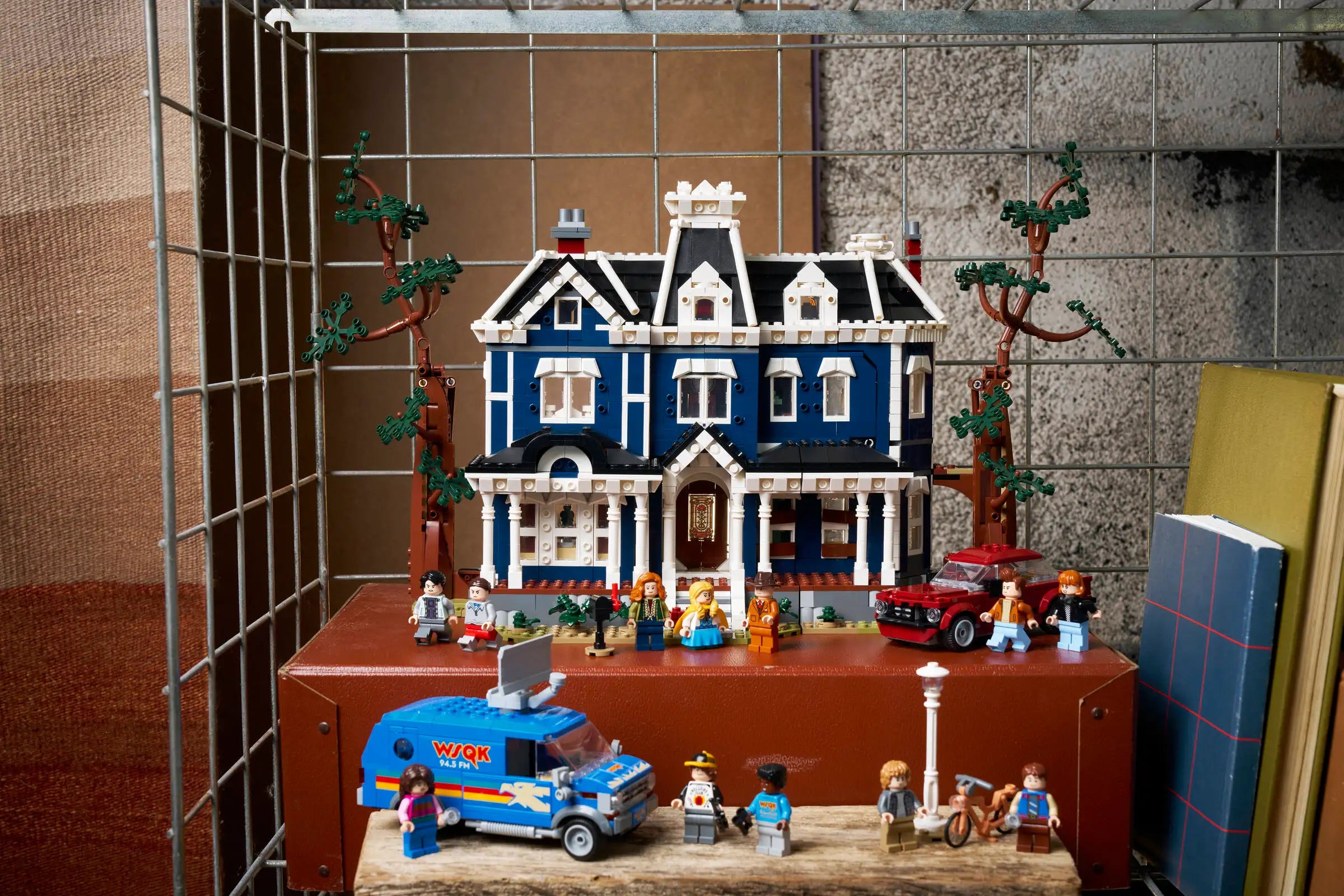 LEGO Icons - Stranger Things: The Creel House #11370 (Ready to Ship)