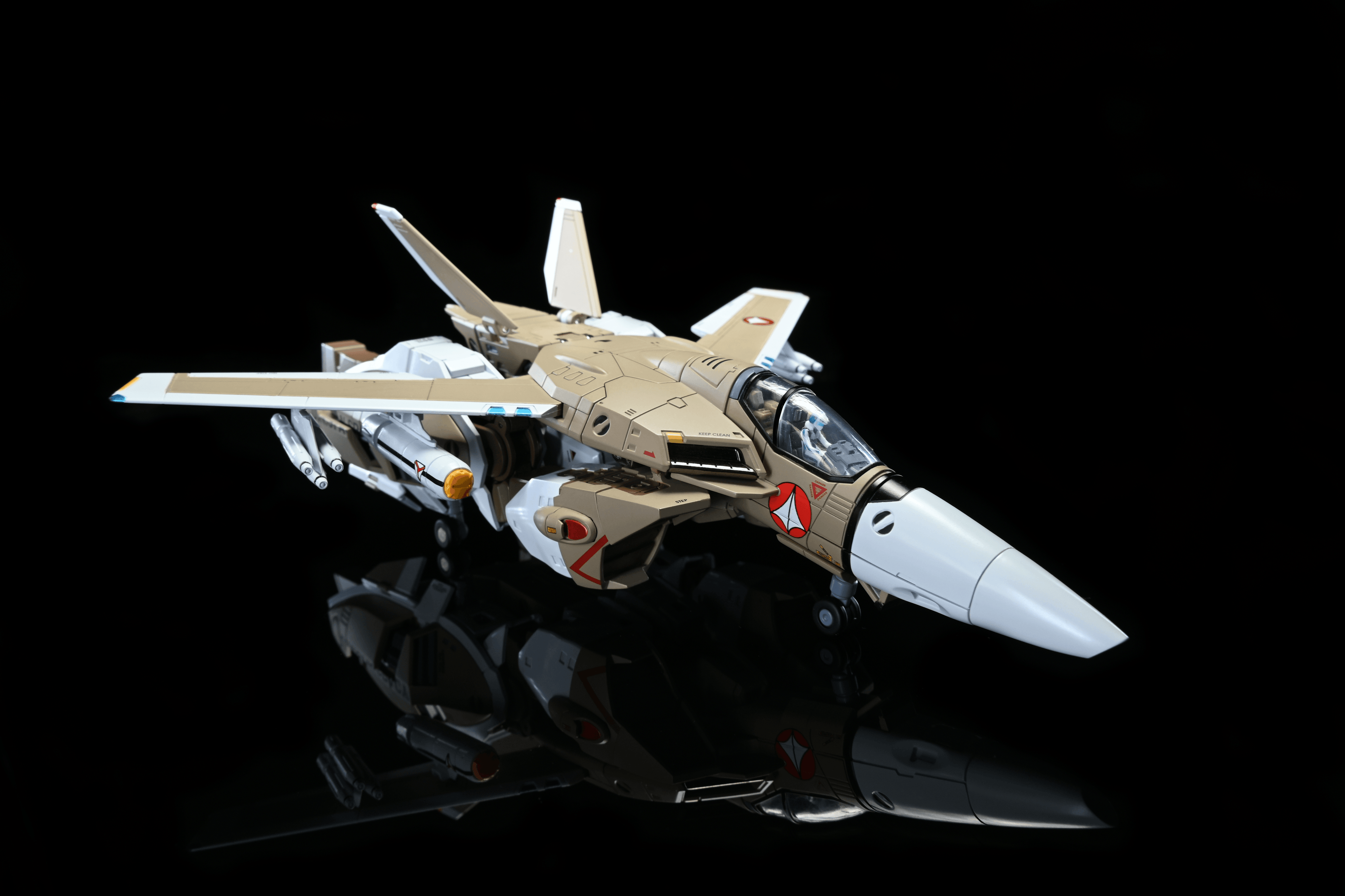 [Hen Dou Ryoku] Veritech VF-1A Transformable Action Figure