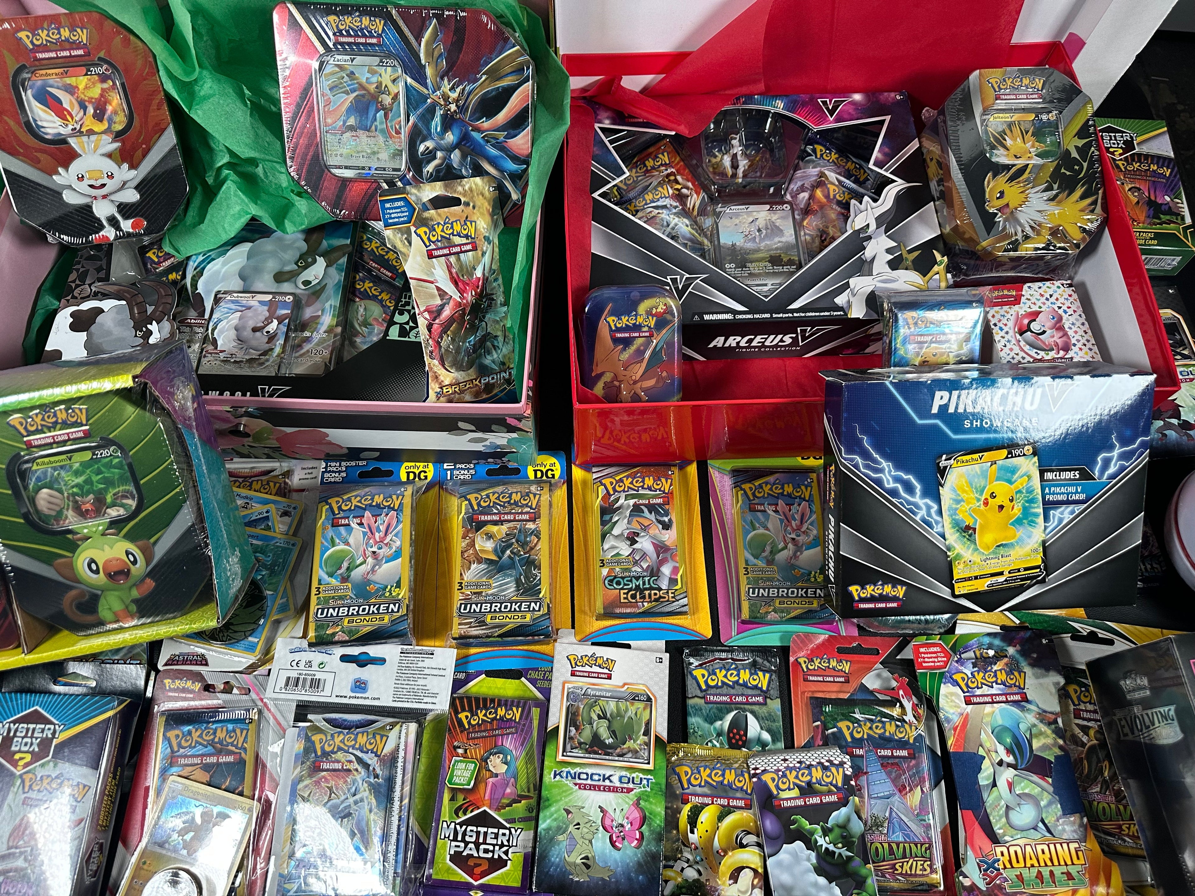 Large Poke Vintage/Modern Mystery Box!!
