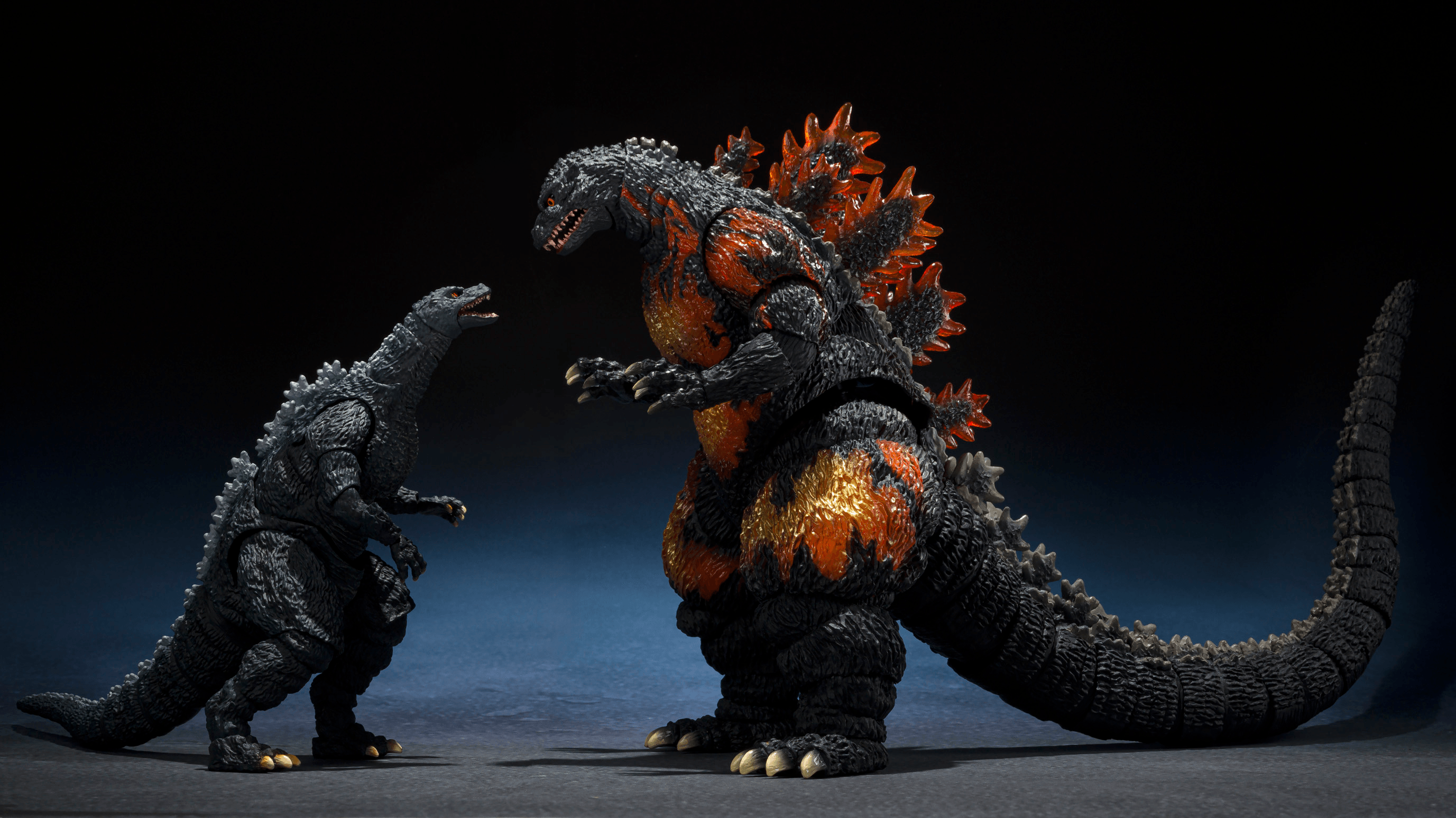 GODZILLA Jr. &amp; DESTOROYAH EVOLUTION SET