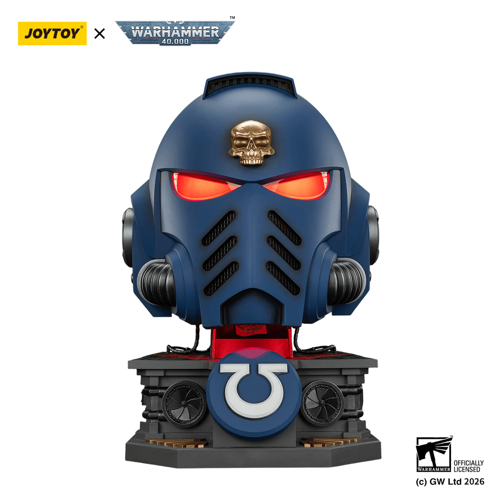 Ultramarines Captain MkX Helmet &amp; Display Stand