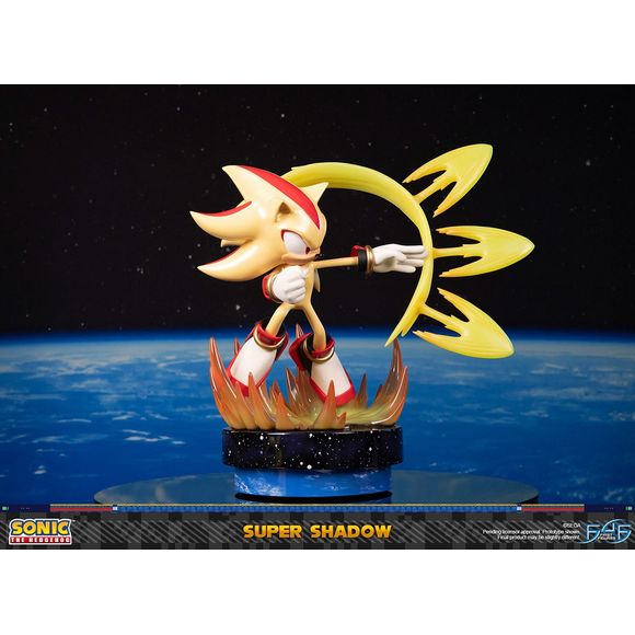 First 4 Figures SEGA Sonic the Hedgehog – Super Shadow Standard Edition Statue