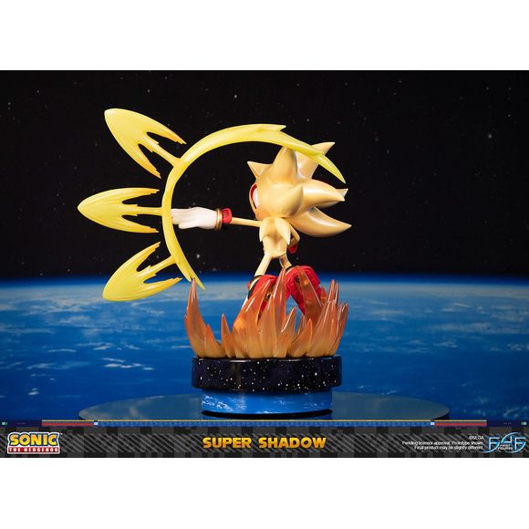 First 4 Figures SEGA Sonic the Hedgehog – Super Shadow Standard Edition Statue