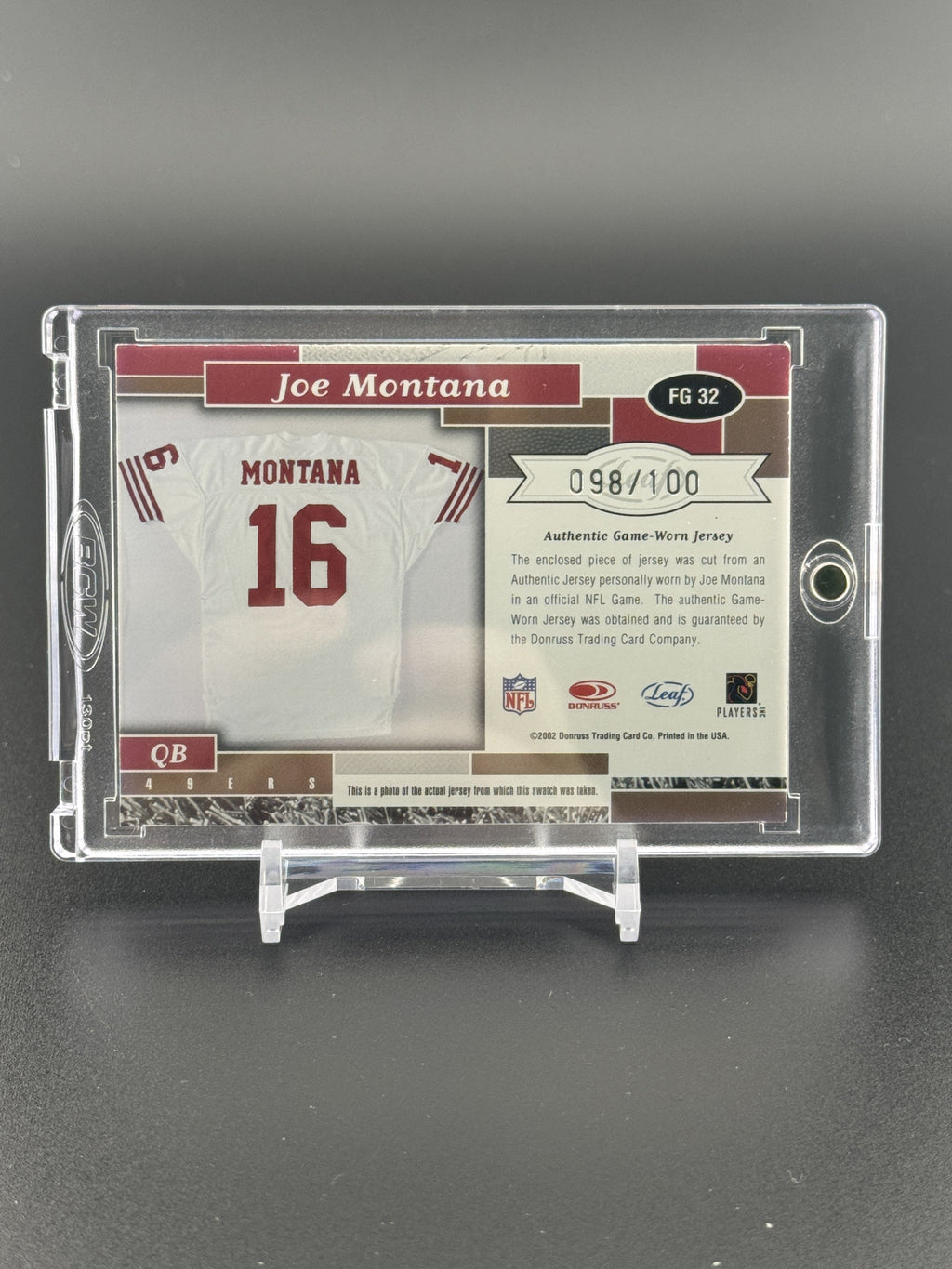 2002 Leaf Certified #FG 32 Joe Montana Fabric of the Game #/100