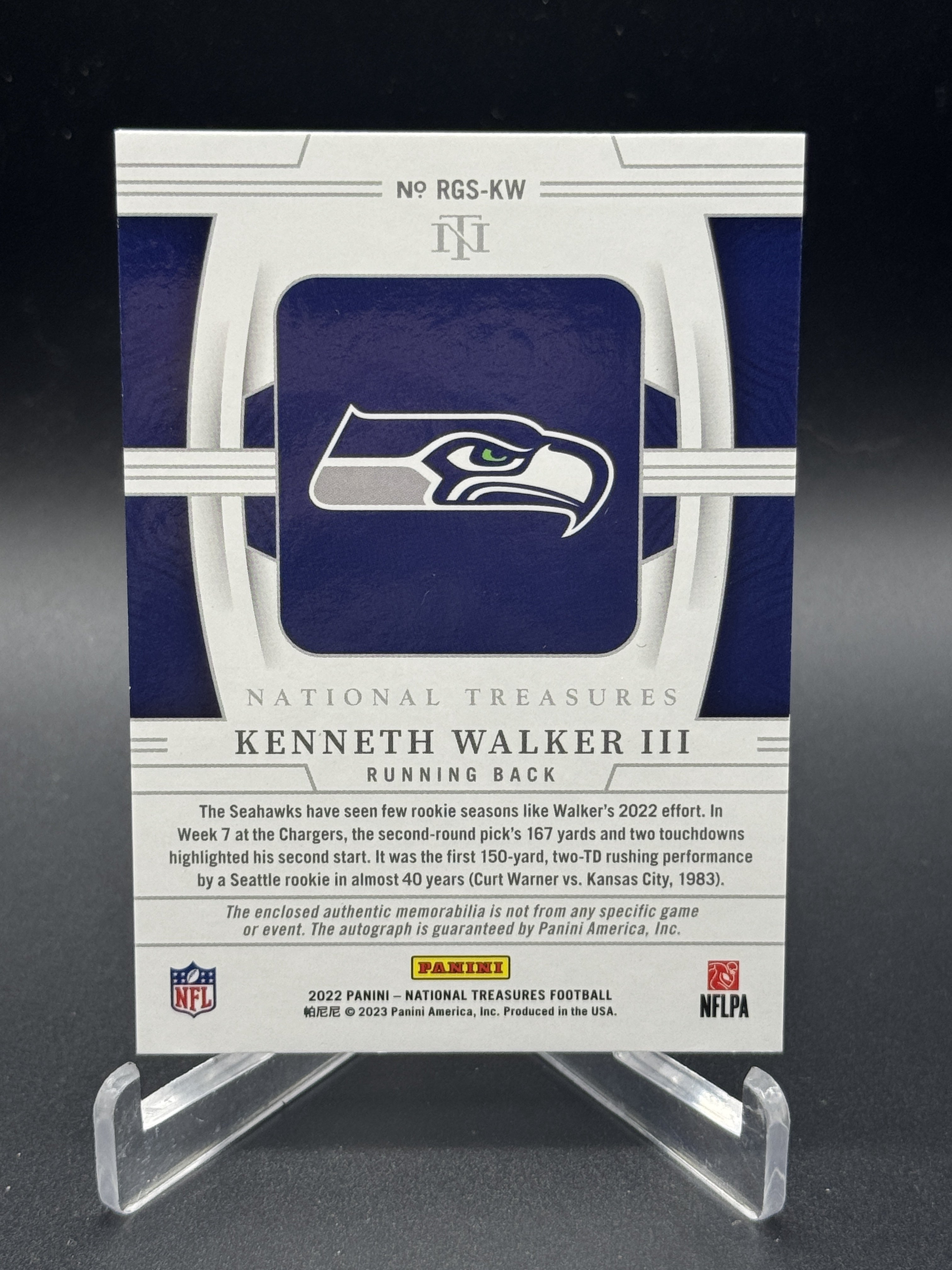 2022 National Treasures Kenneth Walker III Rookie NFL Gear Auto Combos #/99