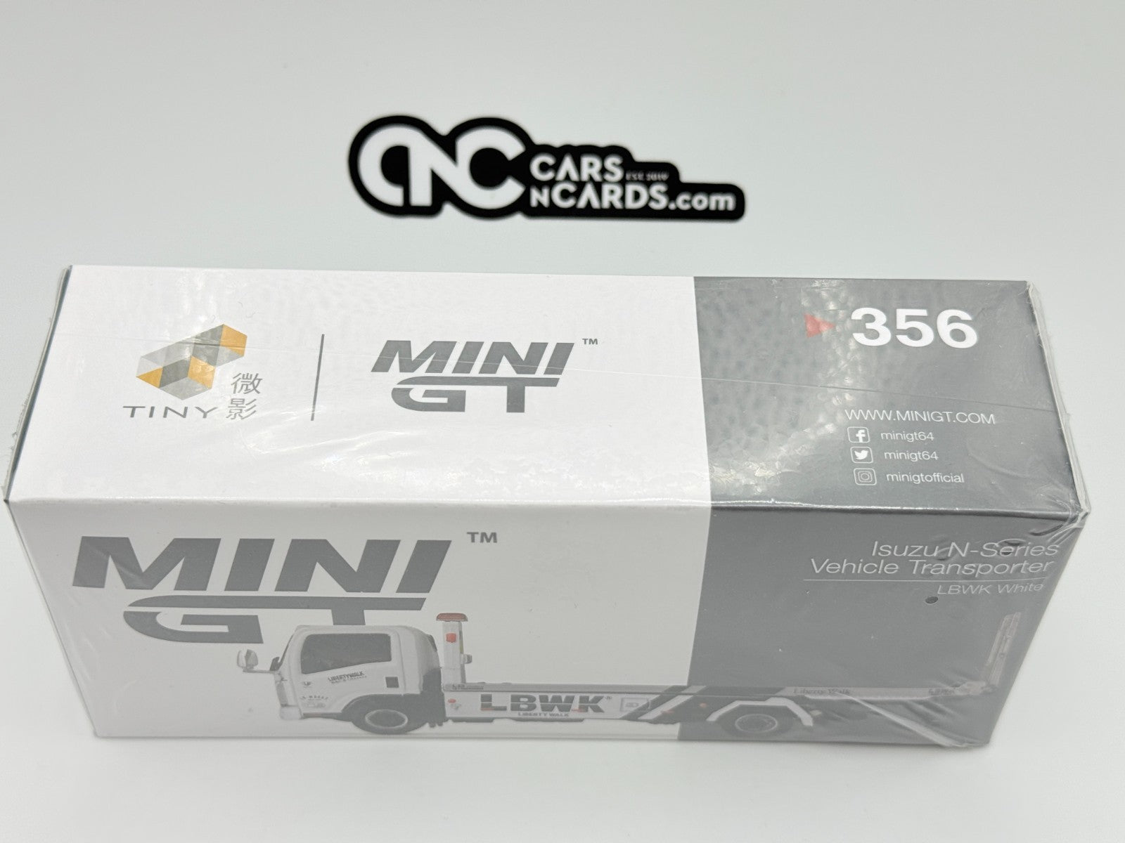 Mini GT 1:64 Isuzu N-Series Vehicle Transporter LBWK White #356