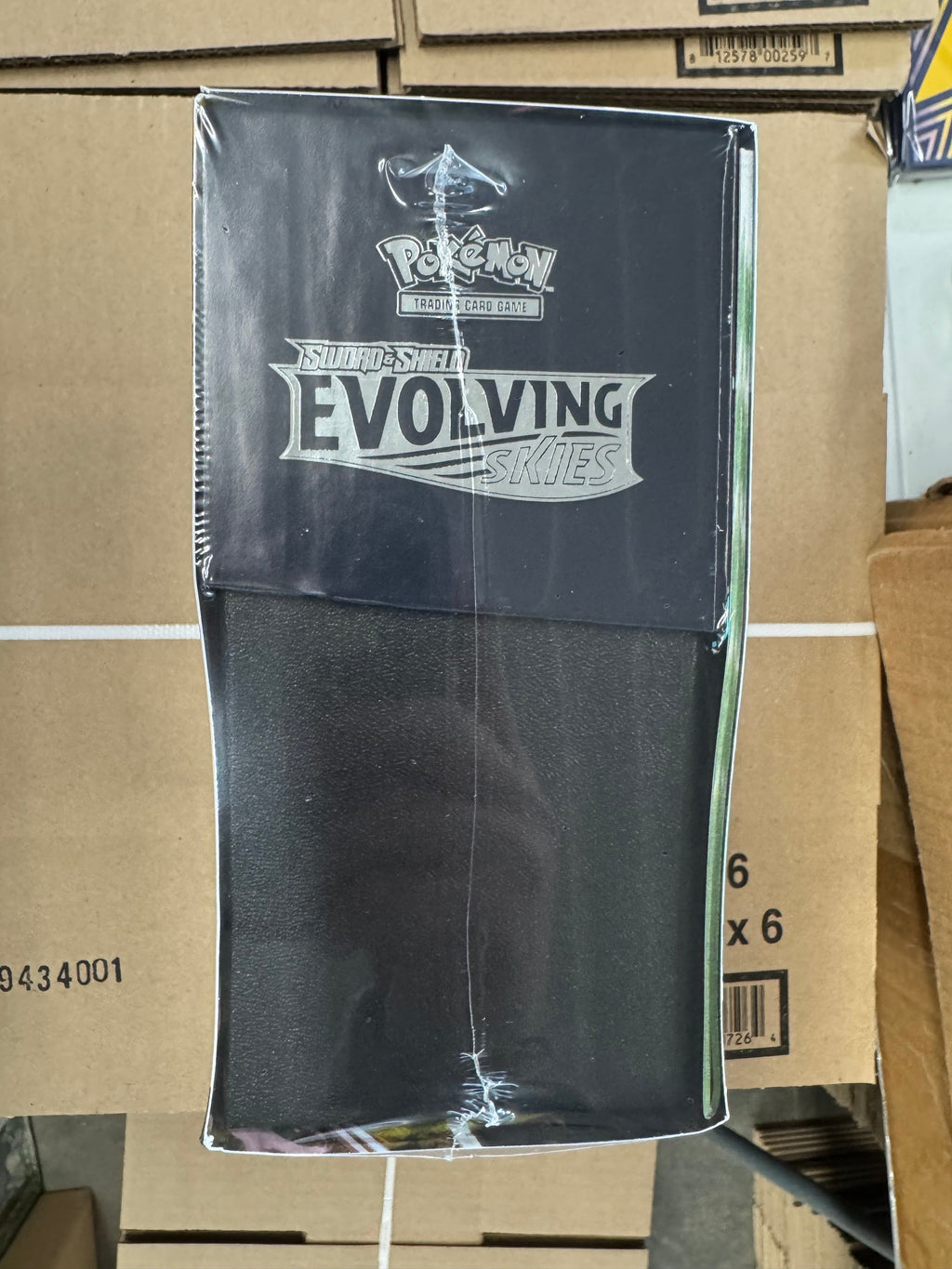 Pokemon Evolving Skies Elite Trainer Box Glaceon/Vaporeon/Sylveon/Espeon (Pokemon Center Exclusive)