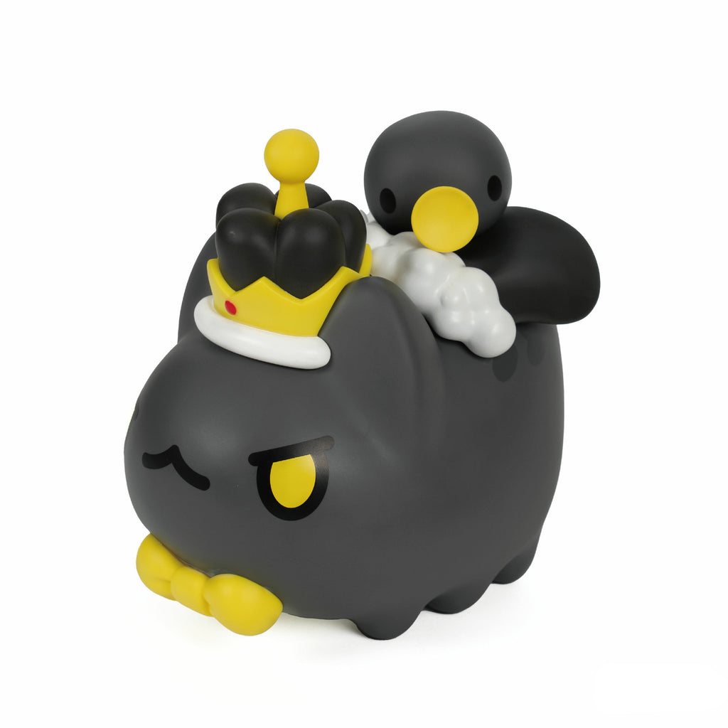 Bugcat Capoo: King Black Bugcat Figurine with Limited Edition Patch