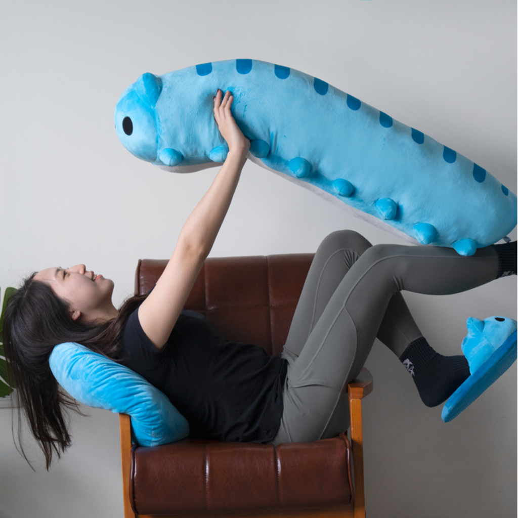 Bugcat Capoo: Bugcat Shaped Pillow (100cm)