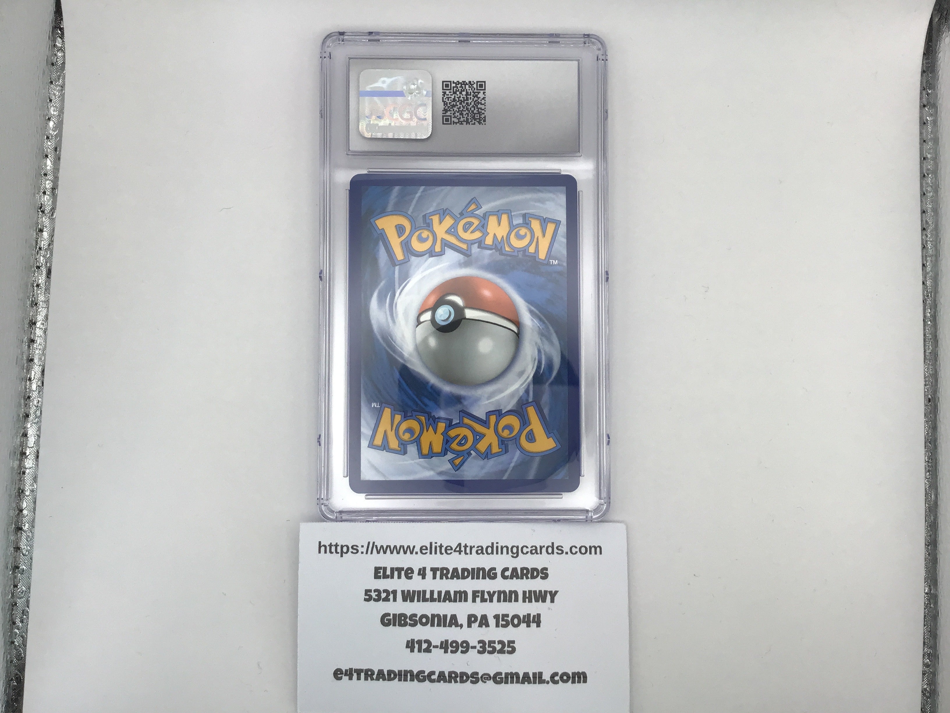 Pikachu #160 Pokemon Crown Zenith (CGC 10)
