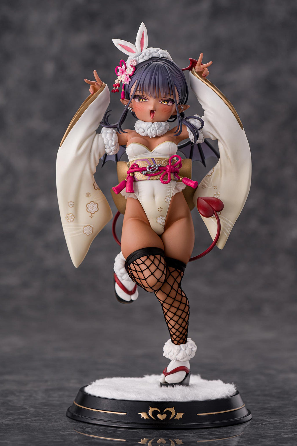 Tanned Succubus Chan Haregi Bunny Ver. Illustrated by Toranto Deluxe 1/6 Figure