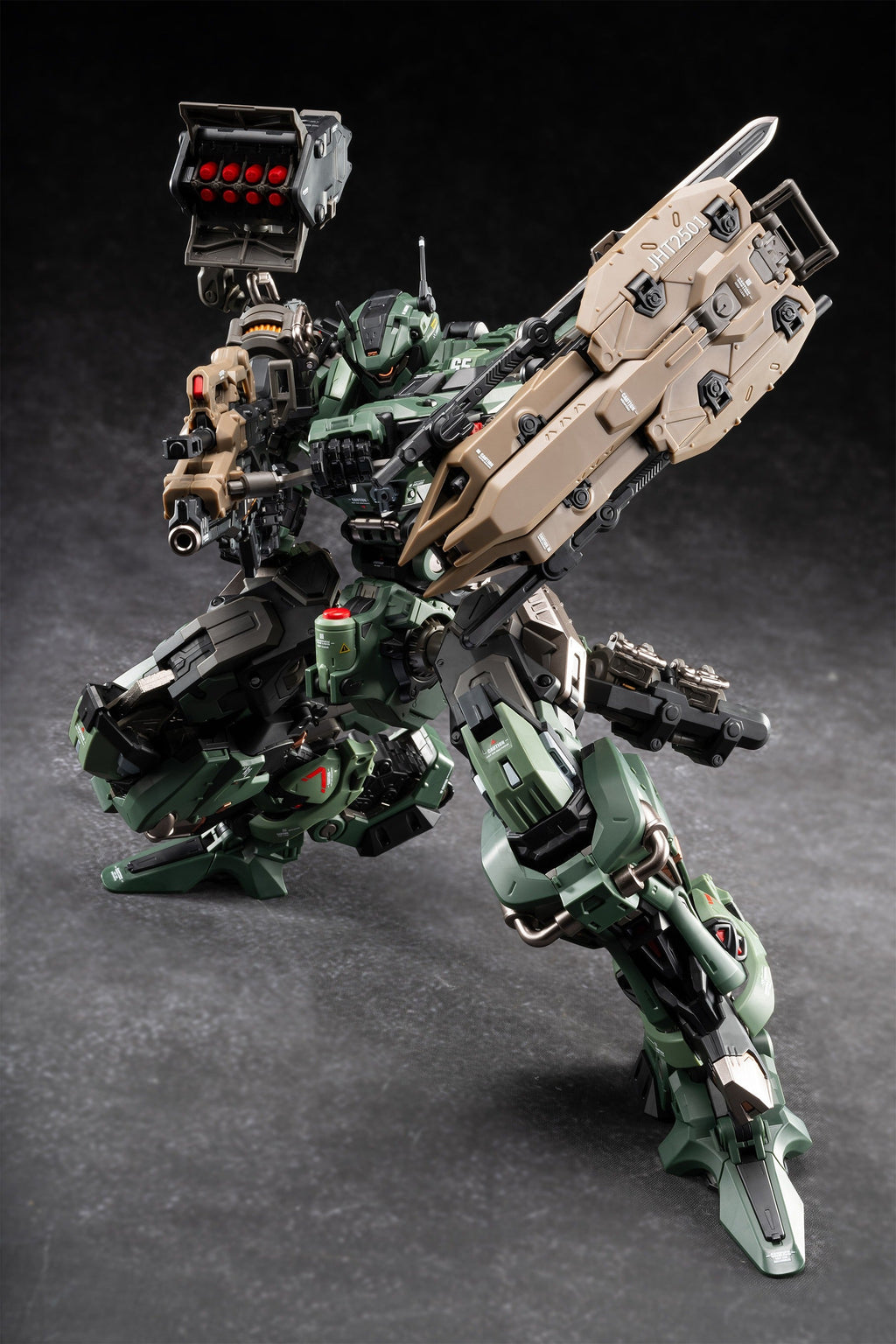 MOTOR NUCLEAR MNP-CR02A Zhong Yong Class Type 65 Jihu II Assault Type Model Kit