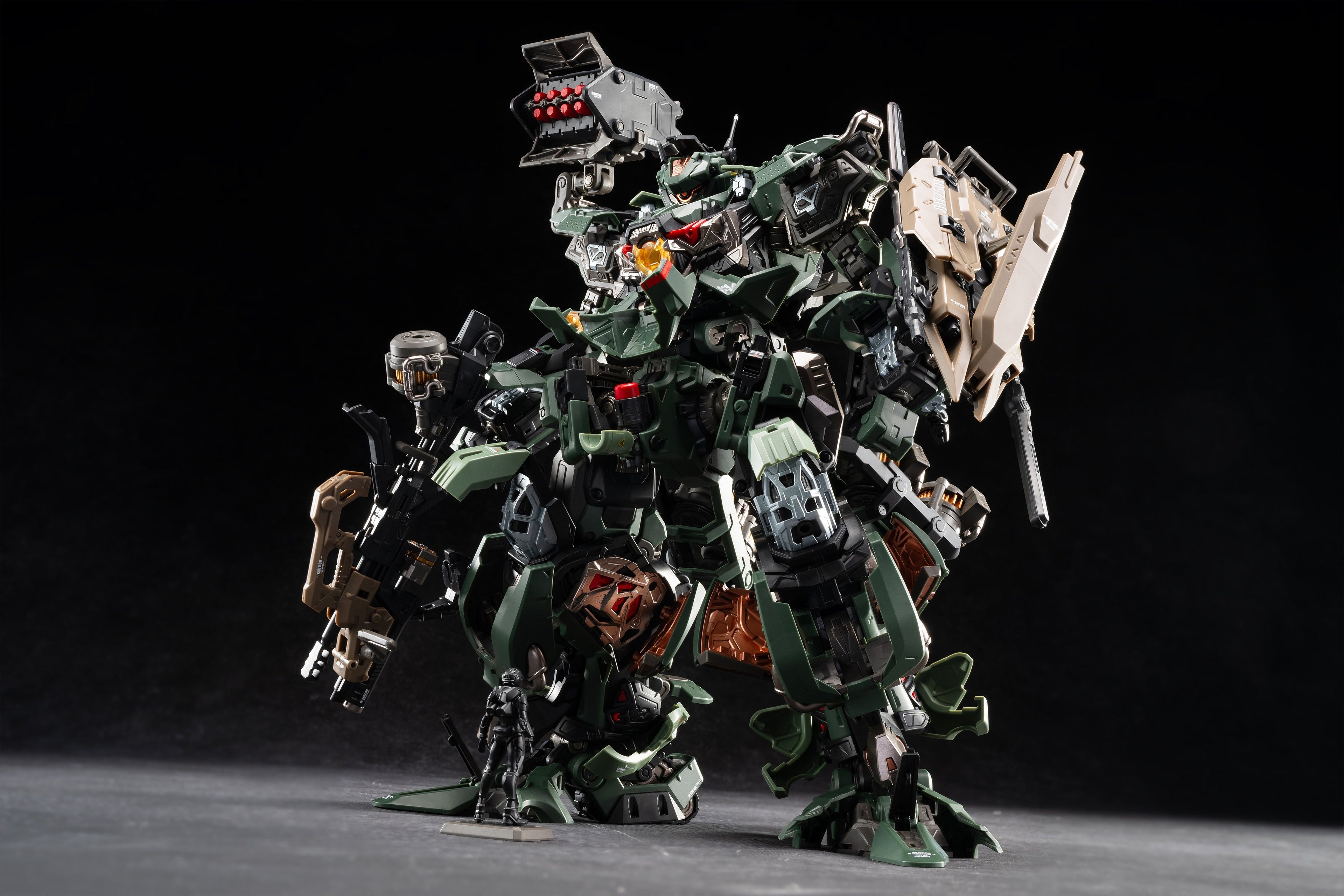 MOTOR NUCLEAR MNP-CR02A Zhong Yong Class Type 65 Jihu II Assault Type Model Kit