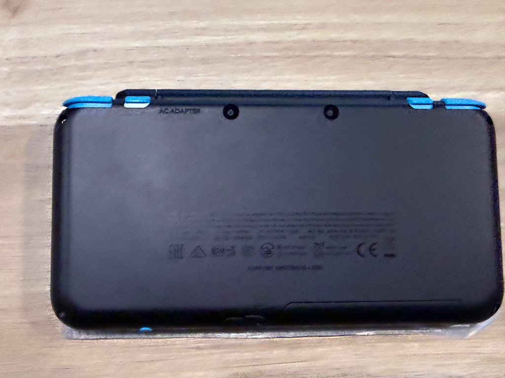 New Nintendo 2DS XL Handheld Console System Mario Kart 7 Bundle Black/Turquoise
