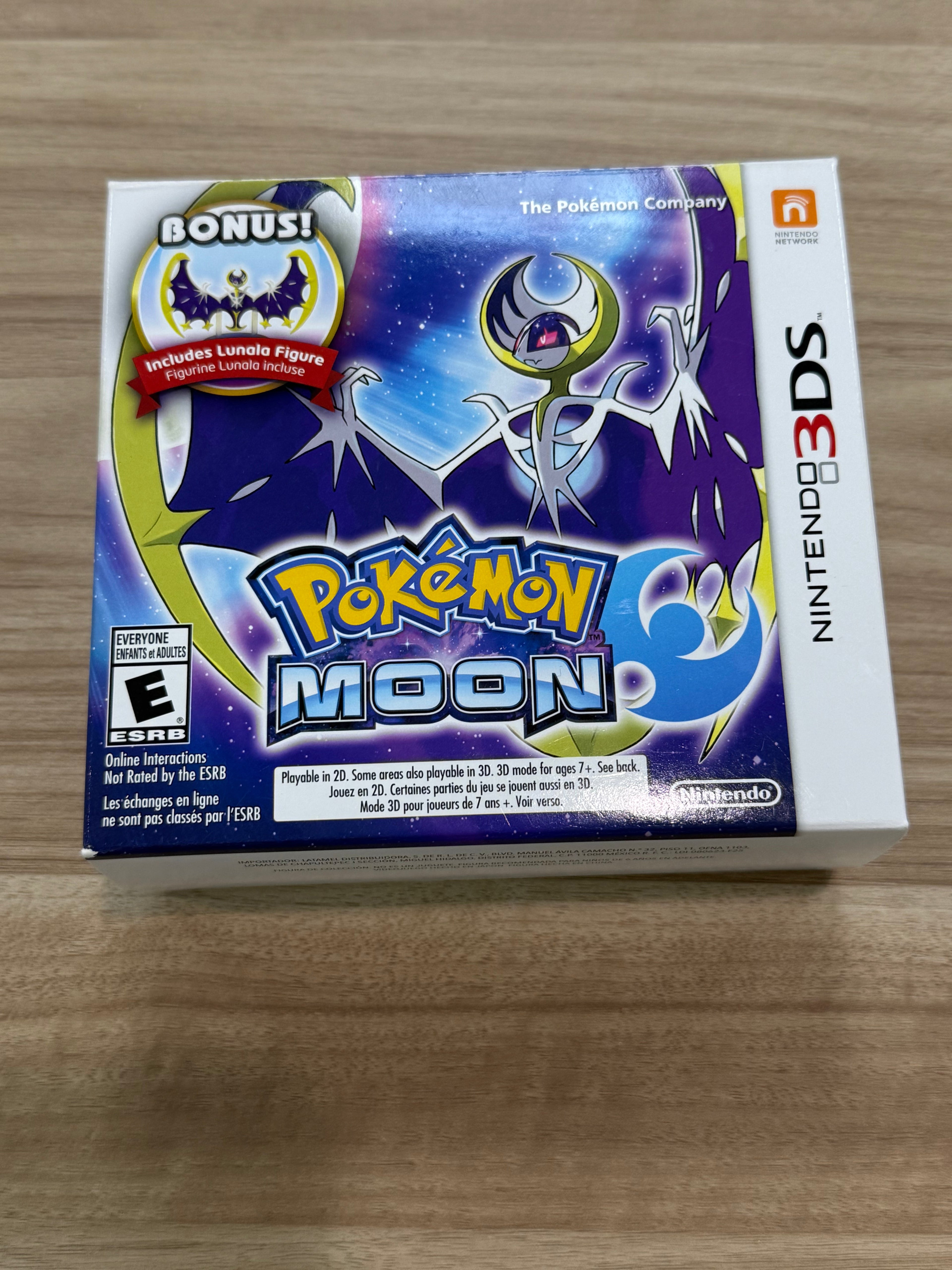 Nintendo 3DS Pokémon Moon w/Lunala Figure - cartridge-box-figure
