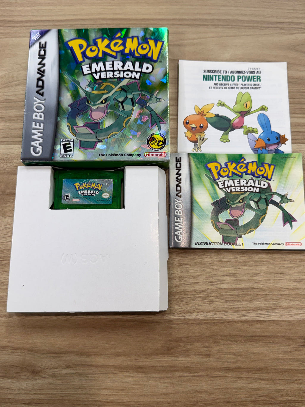 Pokemon Emerald: Complete  - Nintendo Game Boy Advance