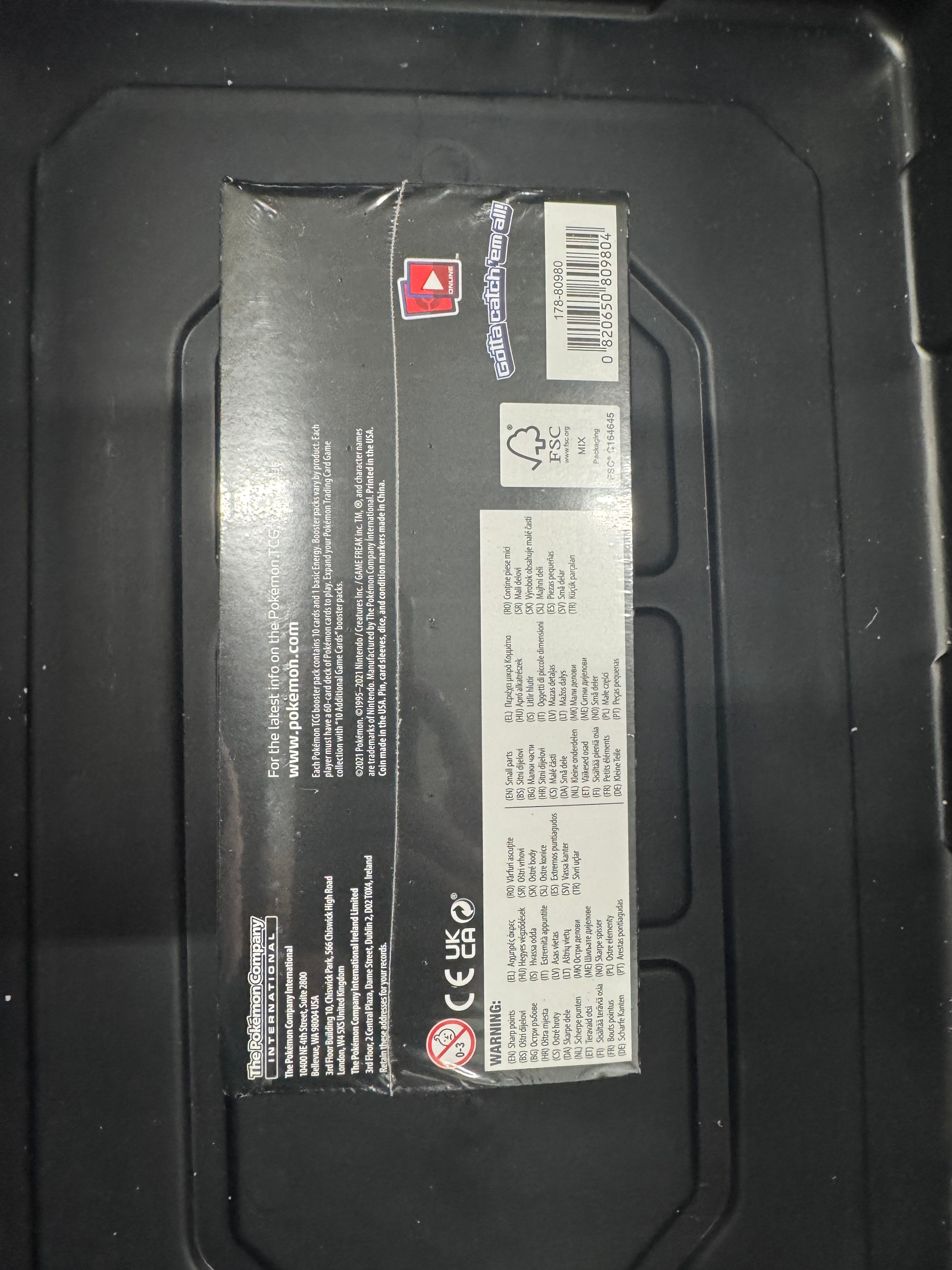 Pokemon Evolving Skies Elite Trainer Box Jolteon/Flareon/Umbreon/Leafeon (Pokemon Center Exclusive) (Dent in bottom corner - see photos)