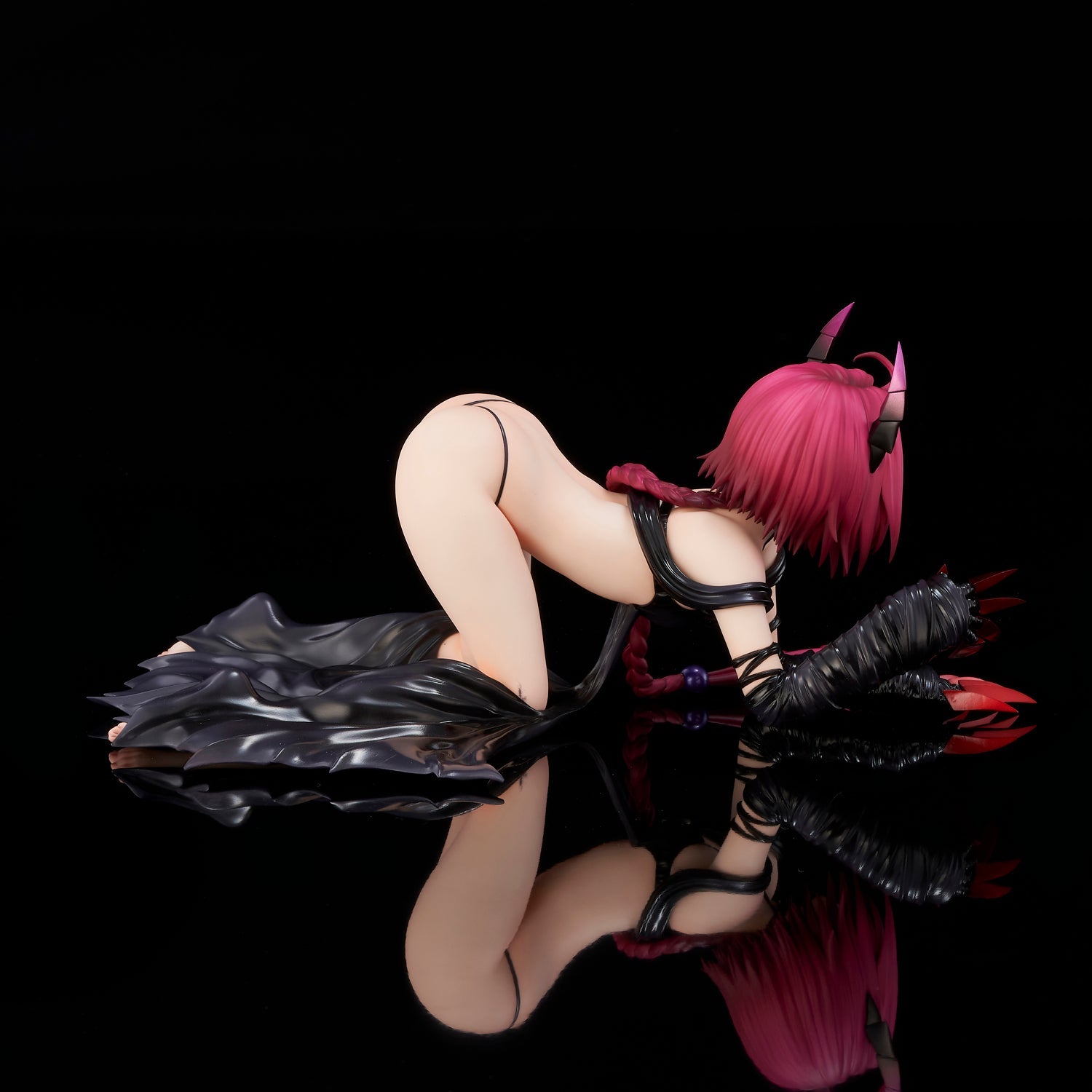 To Love-Ru Darkness Mea Kurosaki Darkness ver 1/6 Renewal Package Edition Figure