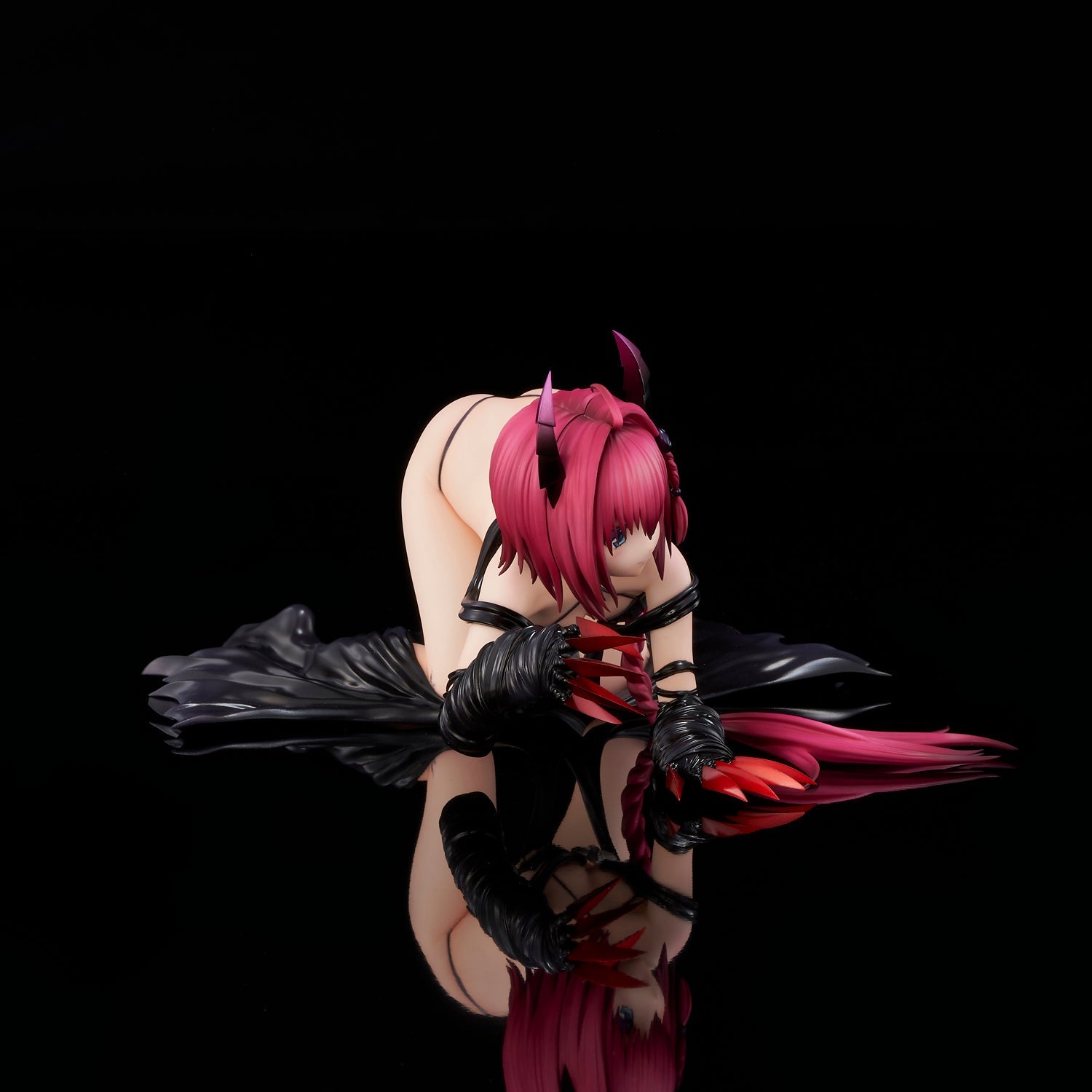 To Love-Ru Darkness Mea Kurosaki Darkness ver 1/6 Renewal Package Edition Figure