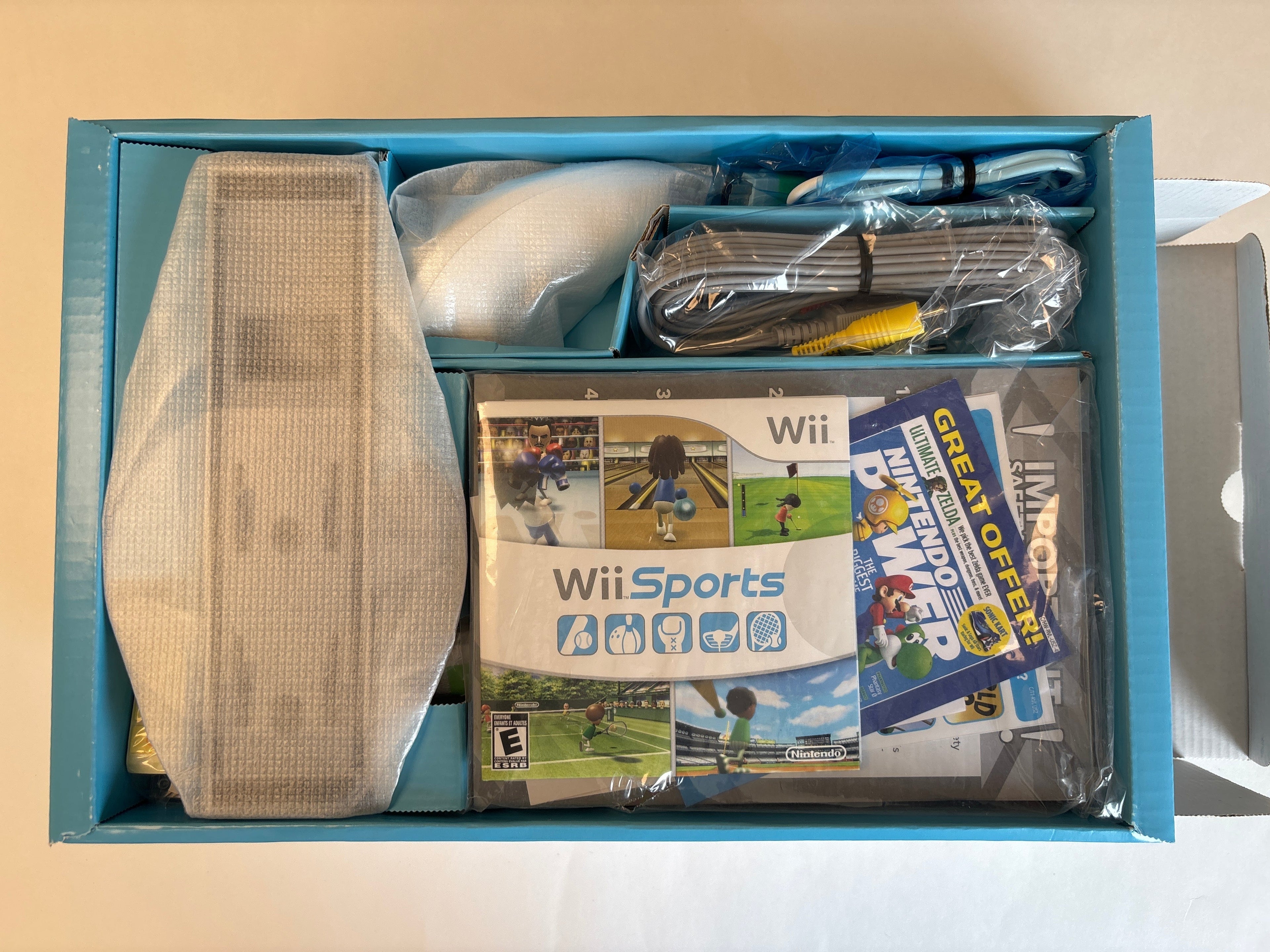 Nintendo Wii White Console Wii Sports Bundle Brand New & Factory Sealed!