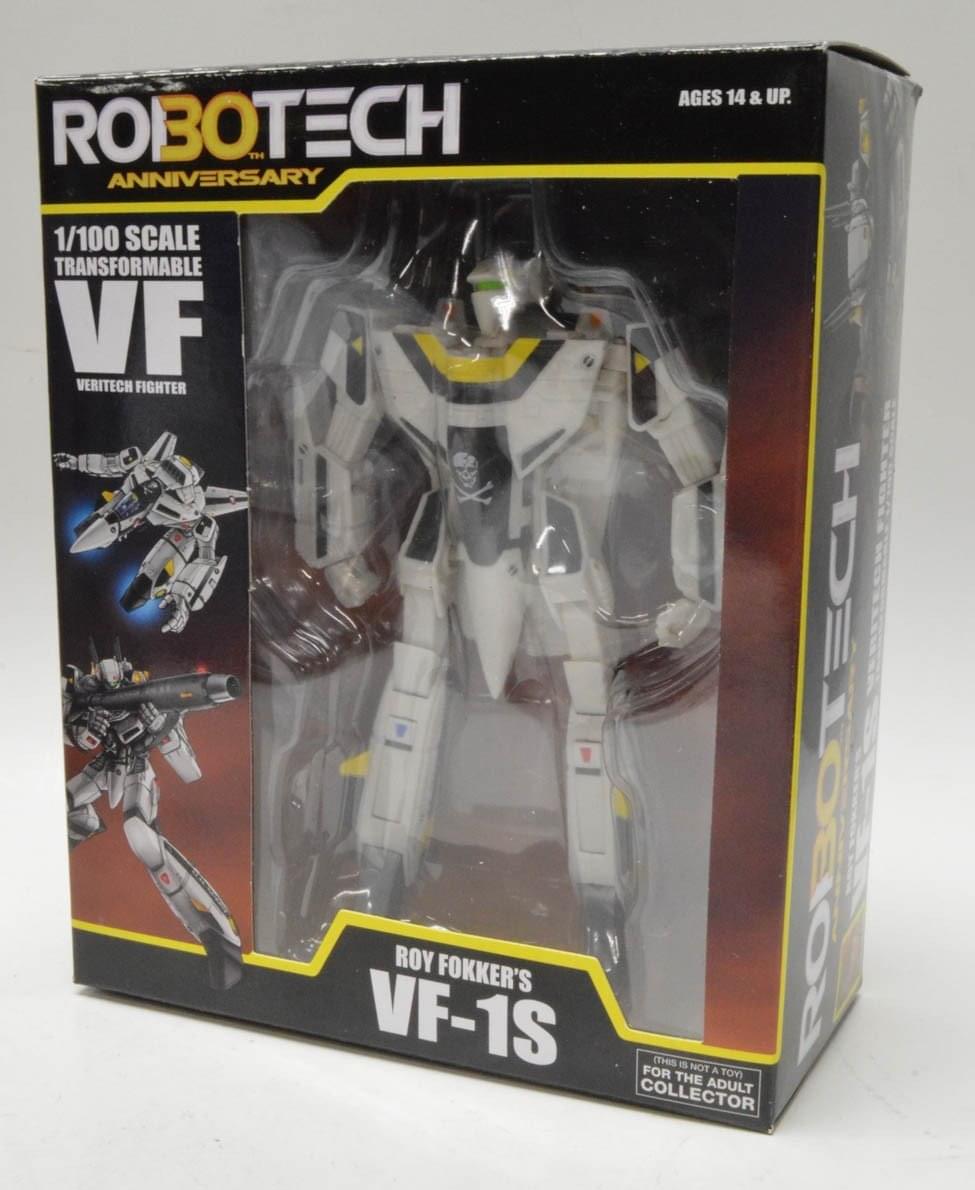 Robotech 30th Anniversary 1/100 Scale Transformables Figure Roy Fokker's VF-1S