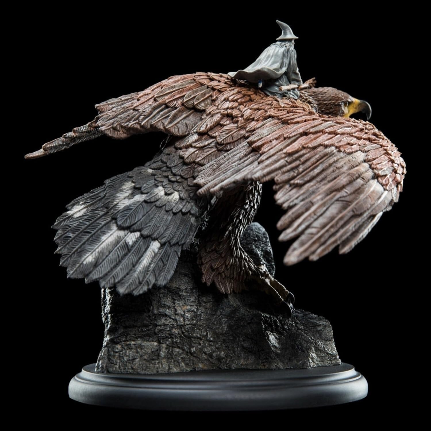 Weta Workshop: Lord of the Rings - Gandalf on Gwaihir Miniature Figure