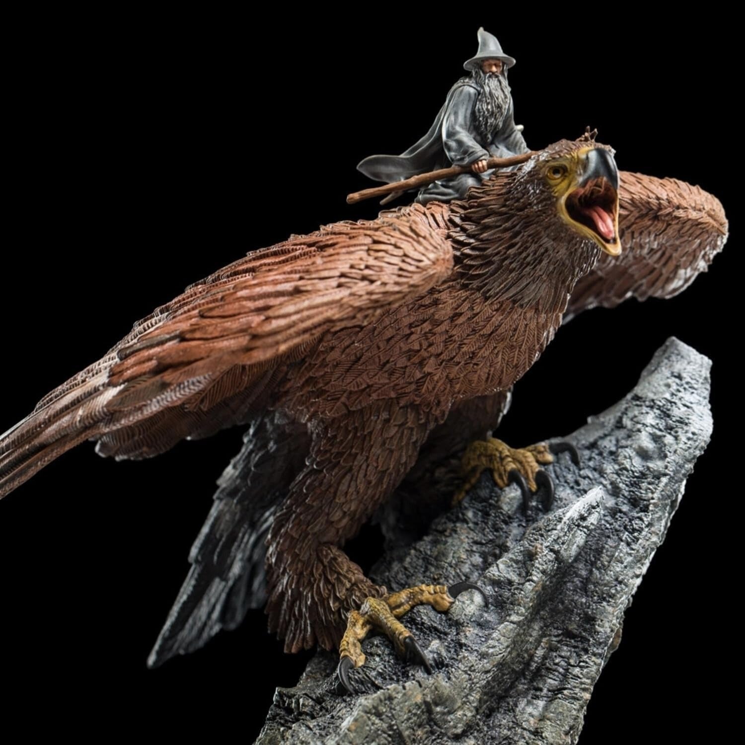 Weta Workshop: Lord of the Rings - Gandalf on Gwaihir Miniature Figure