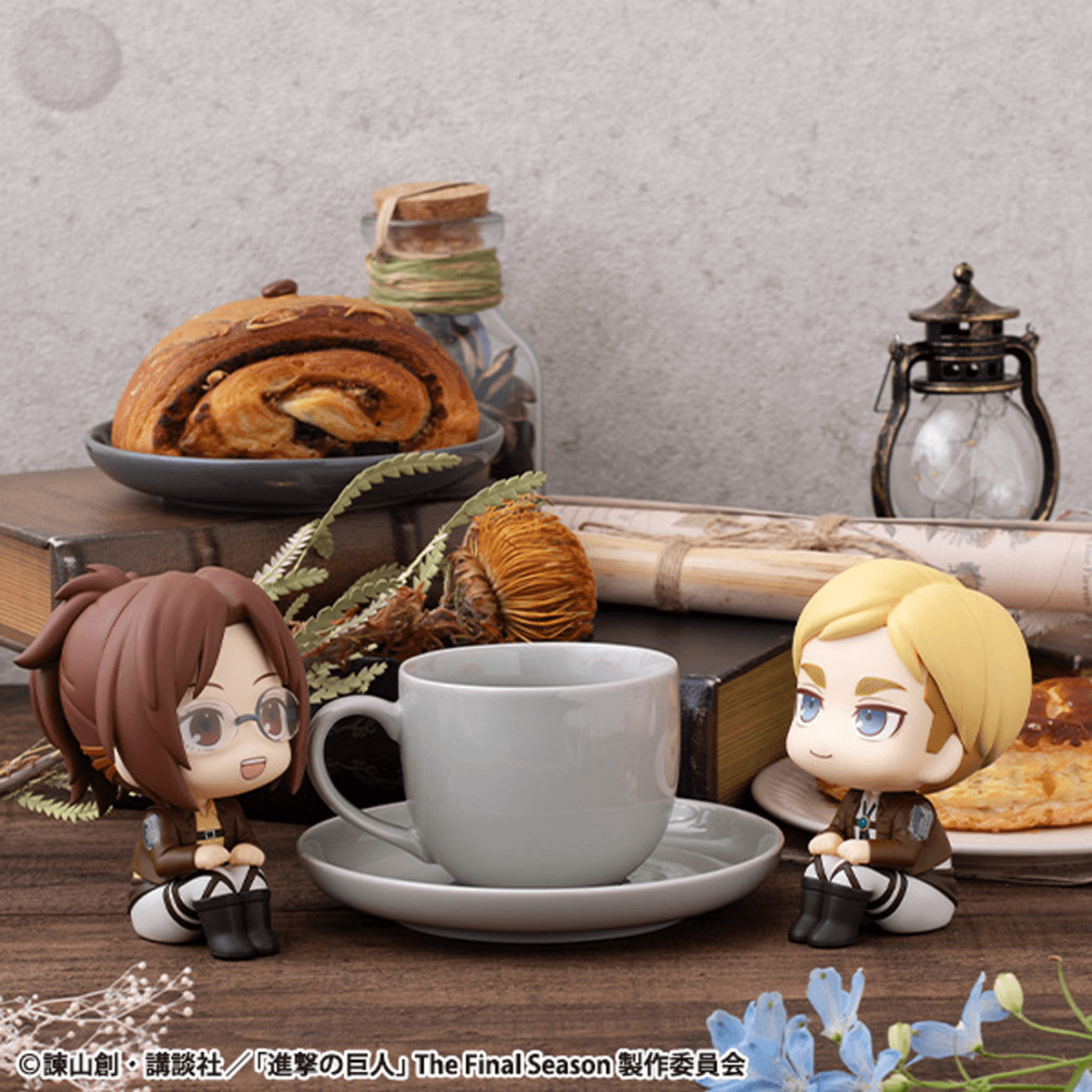 Lookup Attack on Titan Hange Zoe &amp; Erwin Smith set【with gift】