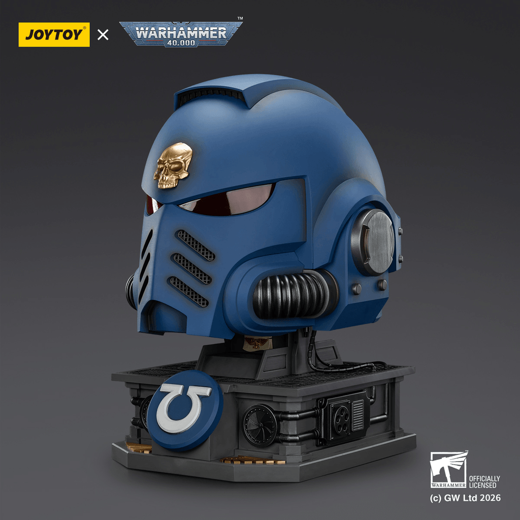 Ultramarines Captain MkX Helmet &amp; Display Stand