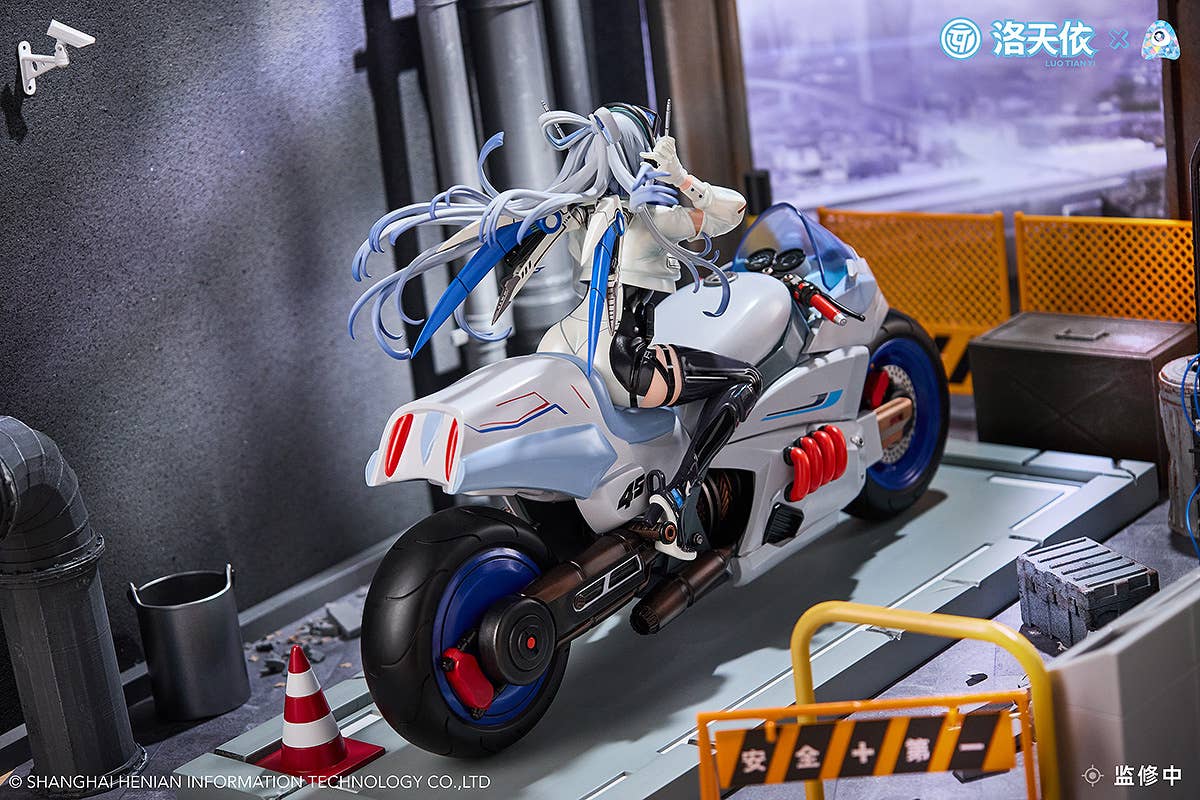 Vsinger Luo Tianyi Retro-Future Storm Driver Ver. 1/7 Complete Figure
