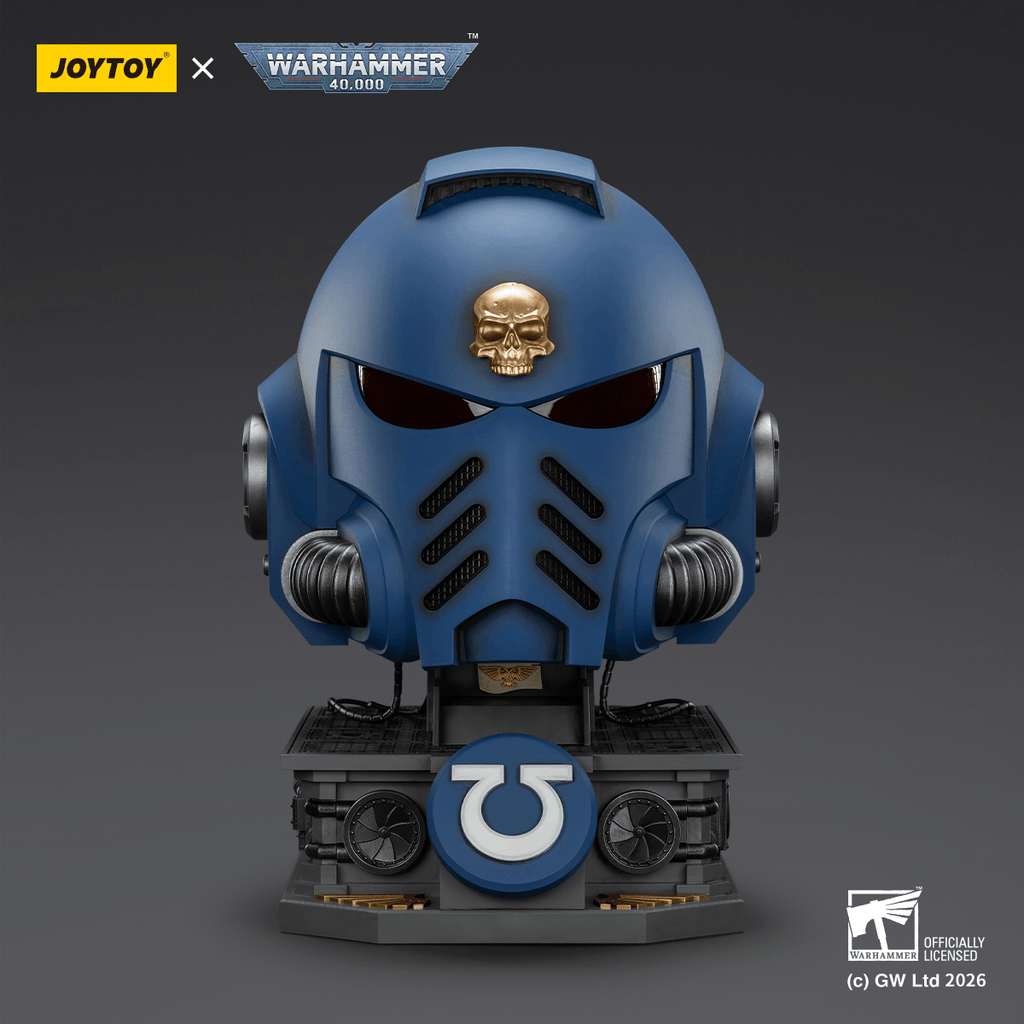 Ultramarines Captain MkX Helmet &amp; Display Stand