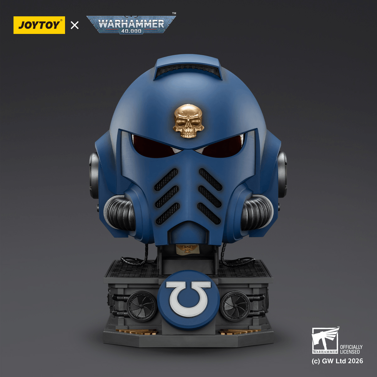 Ultramarines Captain MkX Helmet &amp; Display Stand