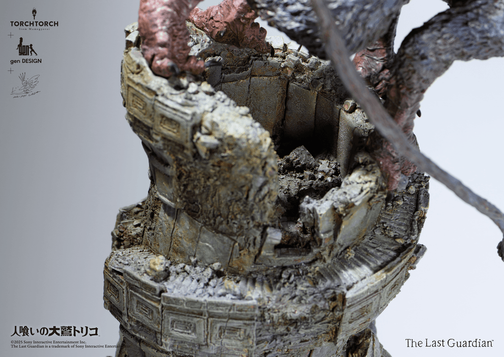 TORCH TORCH + GenDESIGN + Akishi Ueda/ The Last Guardian: Trico Art Statue