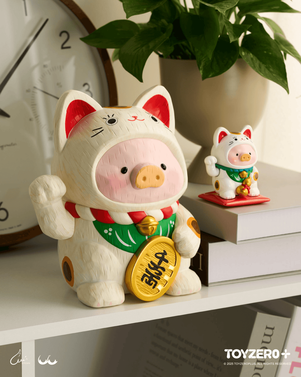LuLu the Piggy - 18cm Wood-Carving Maneki Lu (Calico Cat)