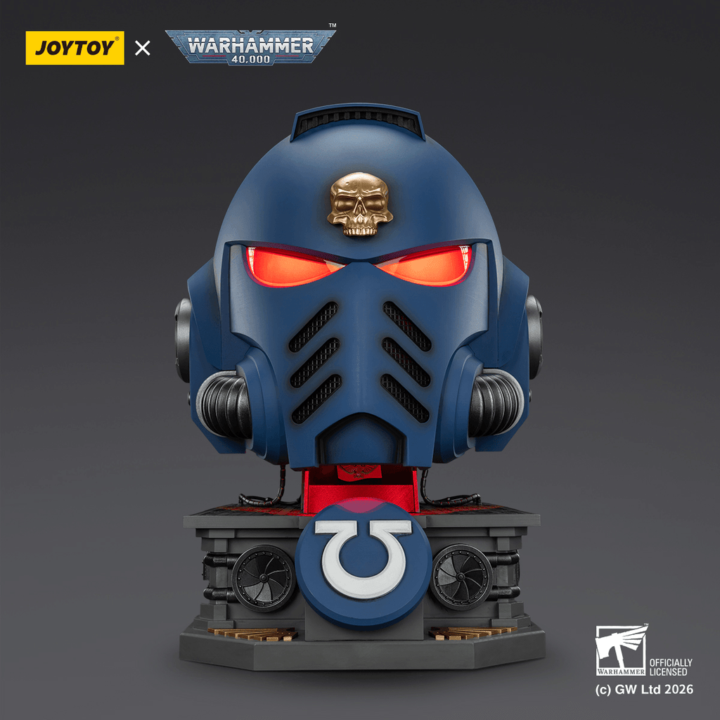 Ultramarines Captain MkX Helmet &amp; Display Stand