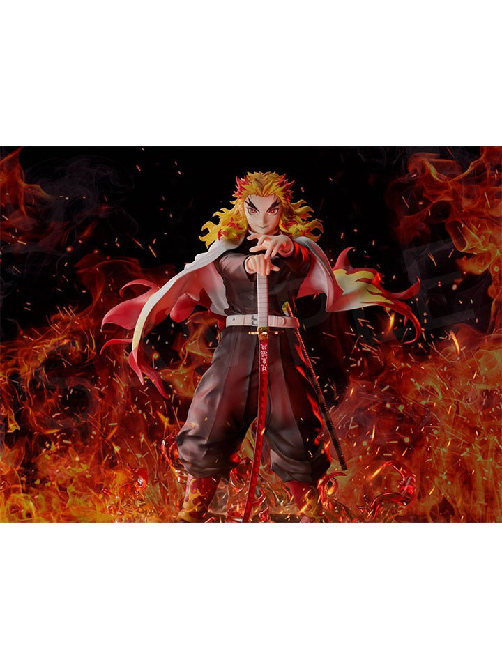 Demon Slayer: Kimetsu no Yaiba - Kyojuro Rengoku 1/8 Scale Figure