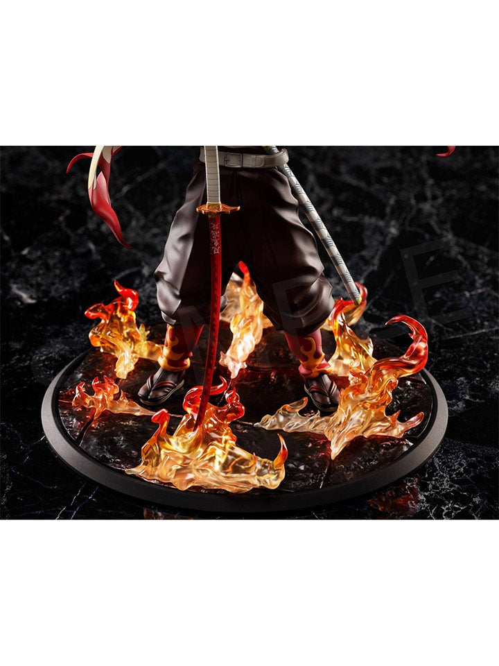 Demon Slayer: Kimetsu no Yaiba - Kyojuro Rengoku 1/8 Scale Figure