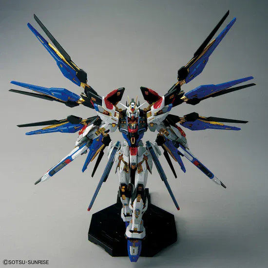 Gunpla: Gundam SEED Destiny - "ZGMF-X20A Strike Freedom Gundam", MGEX 1/100