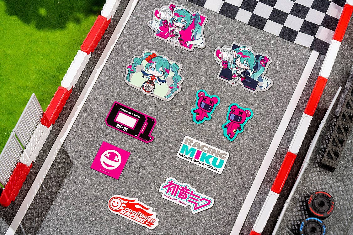 Hatsune Miku: Racing Ver. 2025 Suitcase Pop