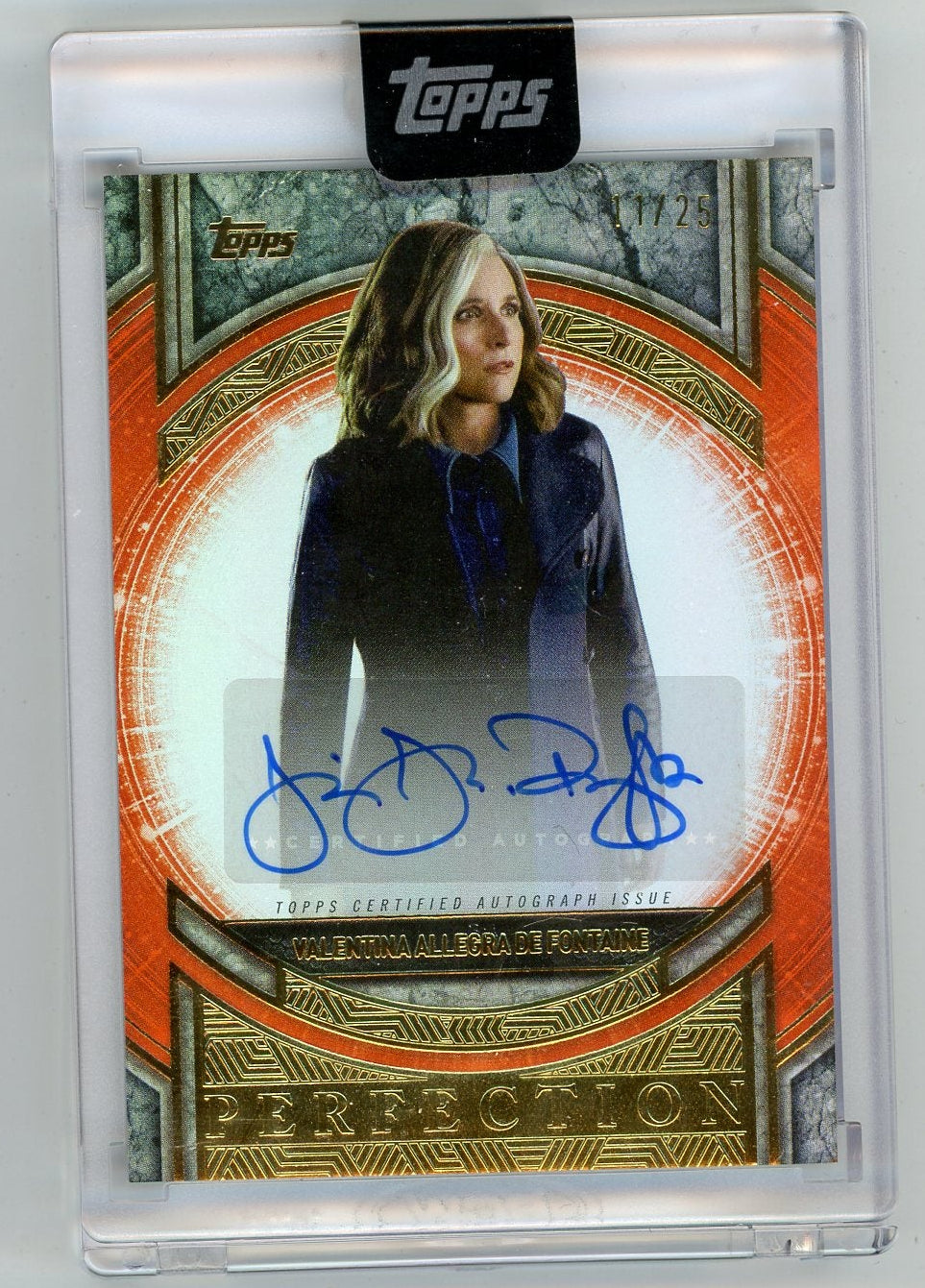 Valentina Allegra de Fontaine (Julia Louis-Dreyfus) 2025 Topps Marvel The Collector Perfection auto orange (encased) #'d 11/25
