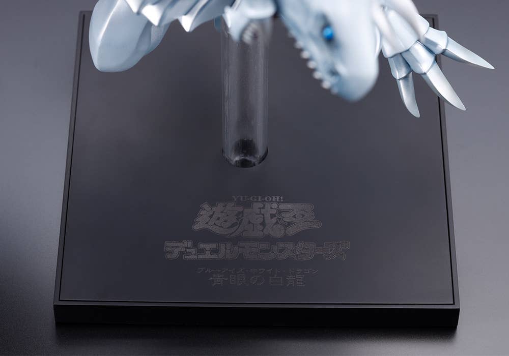 BLUE-EYES WHITE DRAGON OSHI WORKS