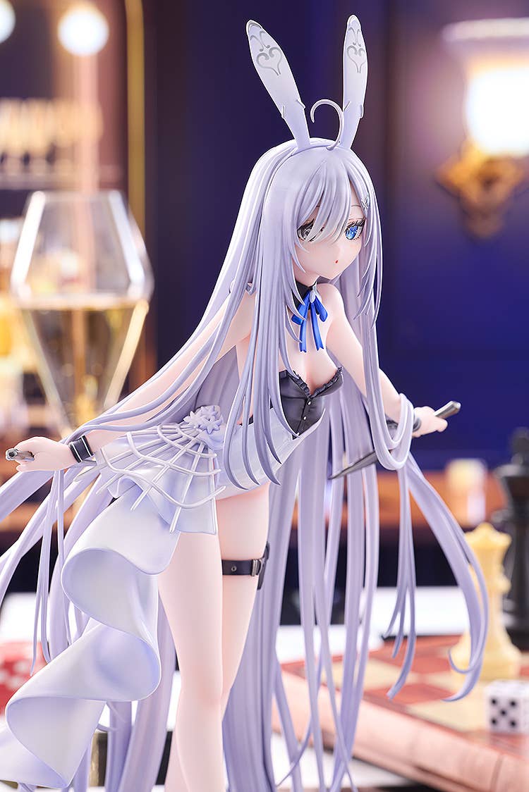 Playing Death Games to Put Food on the Table Light Novel: Yuki Bunny Dress ver.