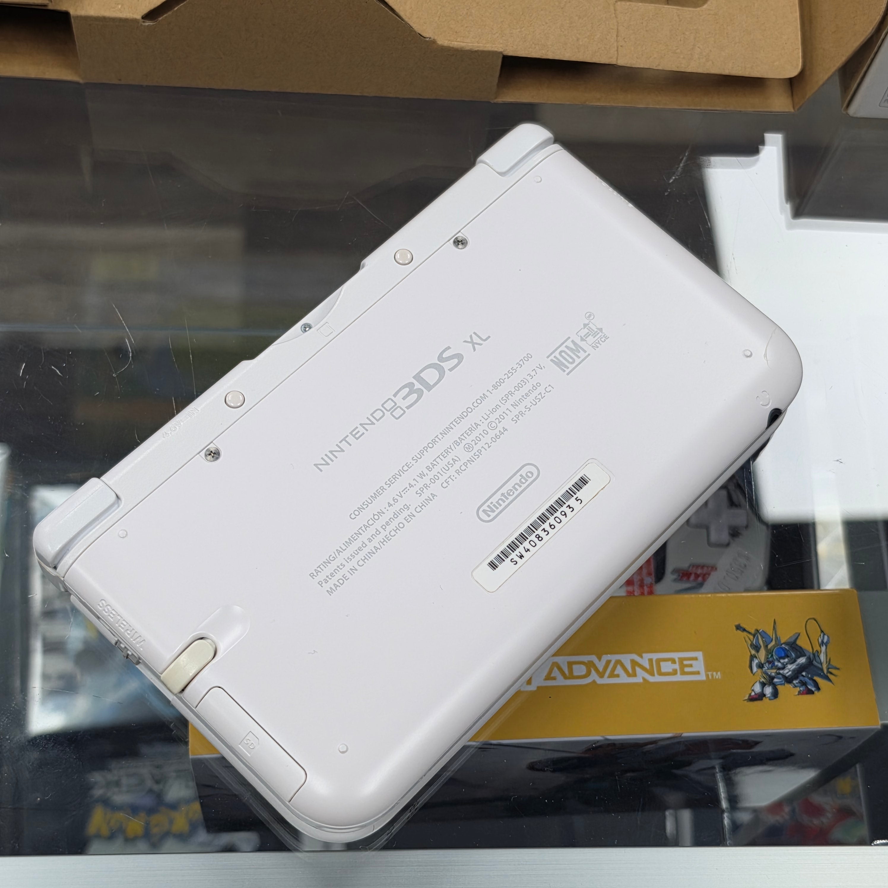 Nintendo 3DS XL Mickey Edition