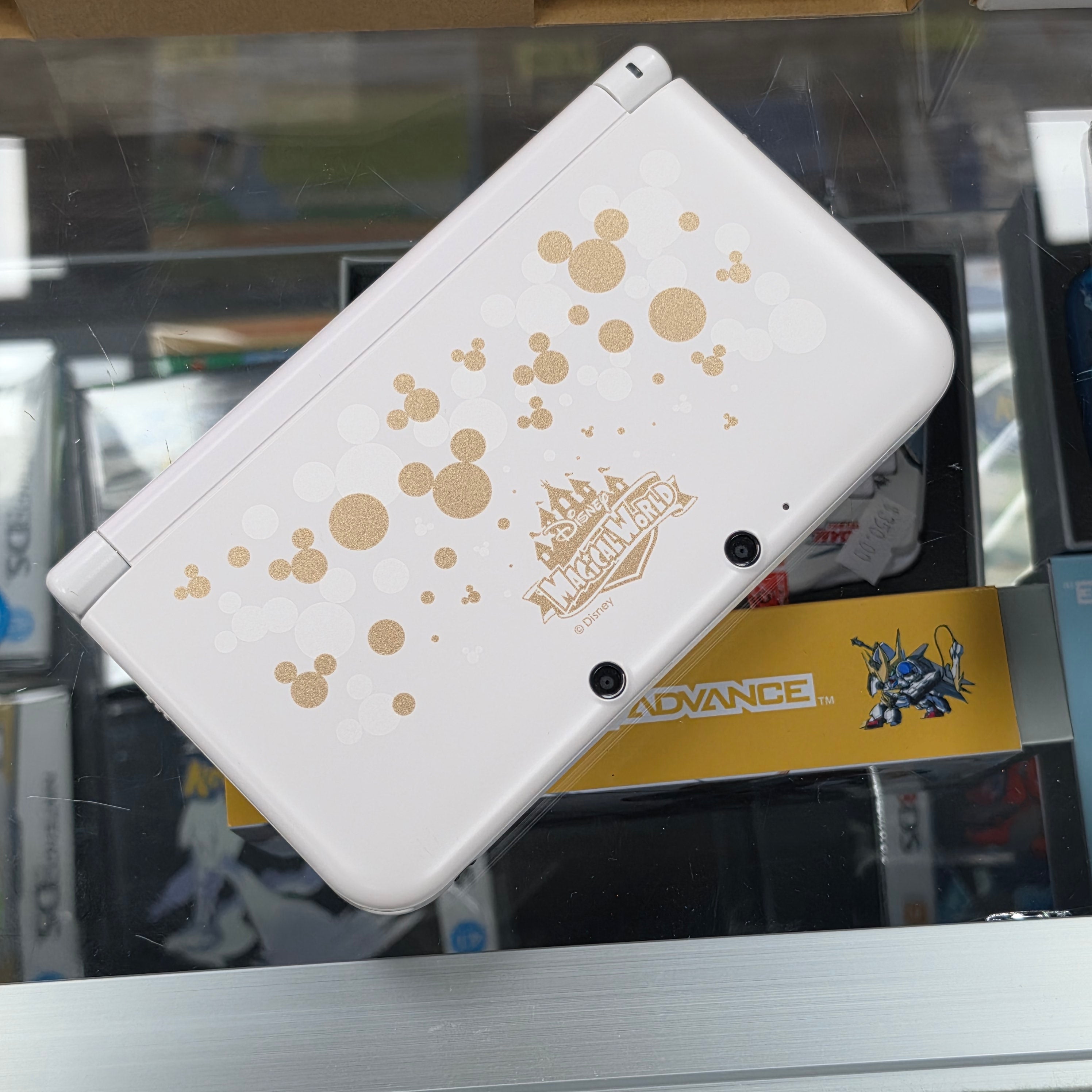 Nintendo 3DS XL Mickey Edition