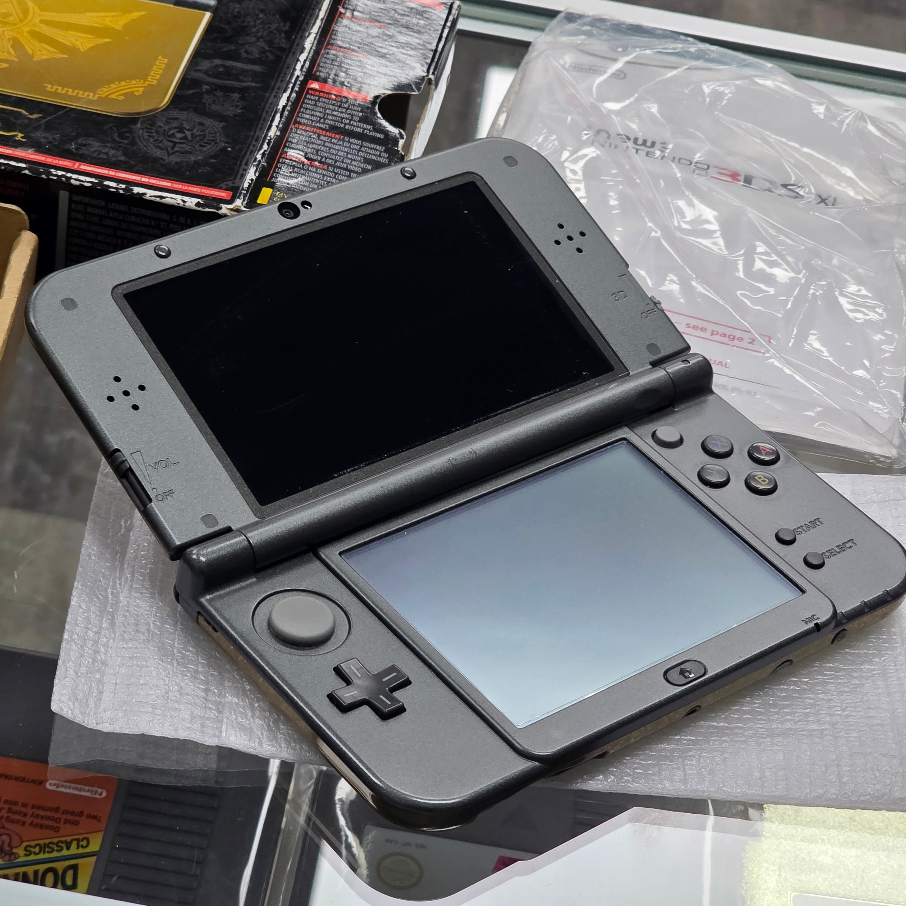 CIB  "New" Nintendo 3DS XL Hyrule Edition