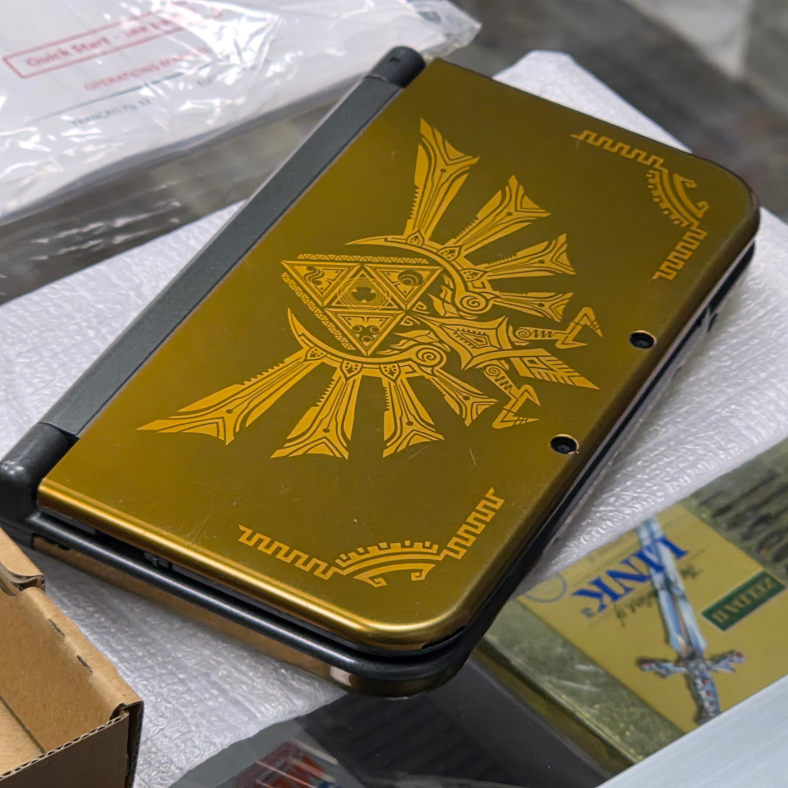 CIB  "New" Nintendo 3DS XL Hyrule Edition