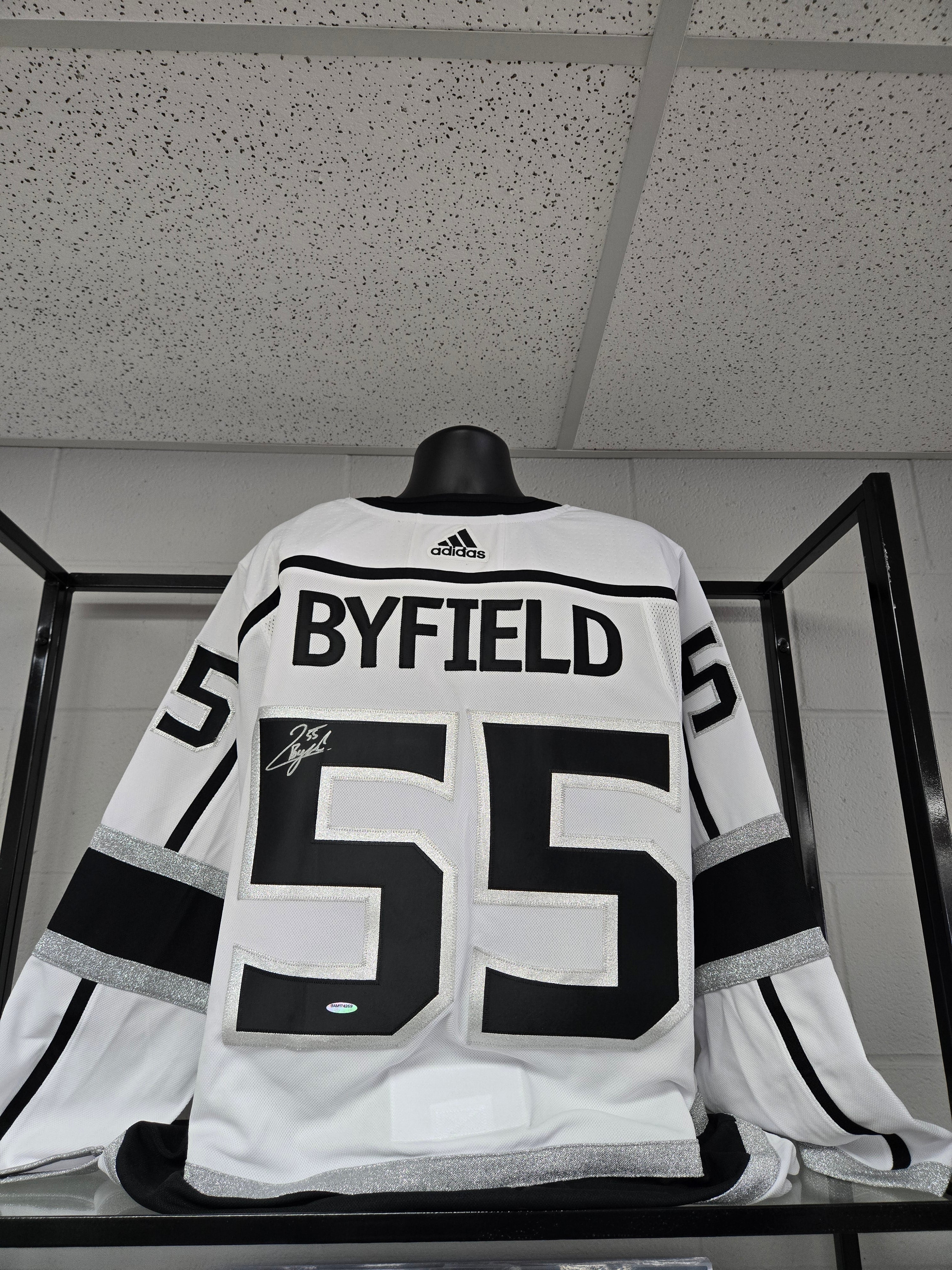 MEM QUINTON BYFIELD Signed Autographed Los Angeles LA Kings Hockey Jersey WHITE COA