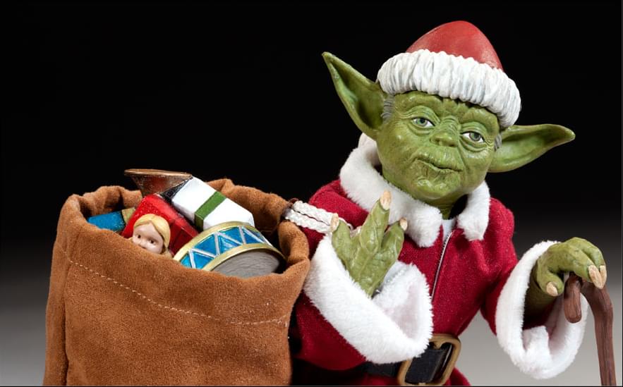 Star Wars 1:6 Scale Holiday Yoda Figure